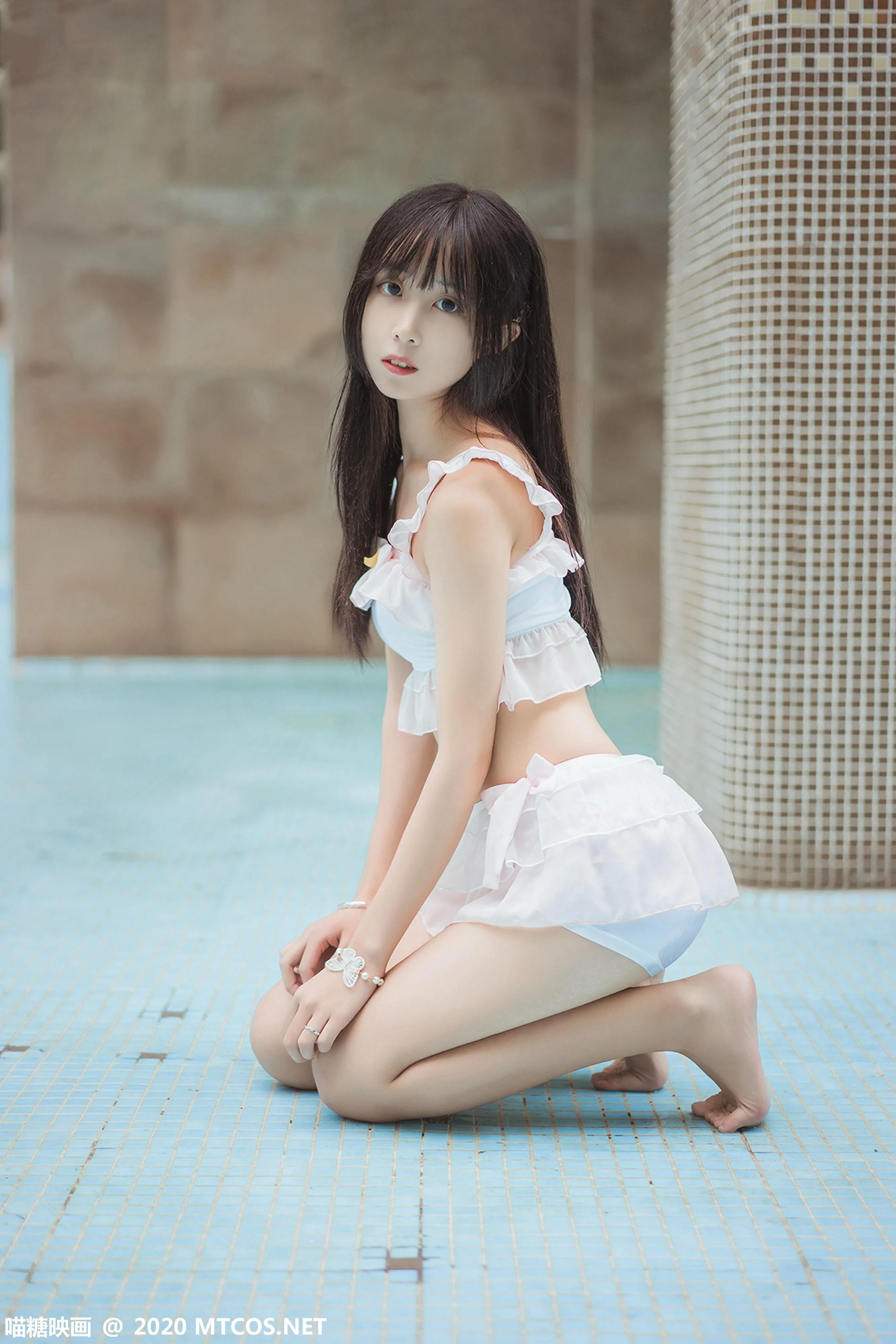 [喵糖映画] VOL.312 泳池萌妹[35P]插图2