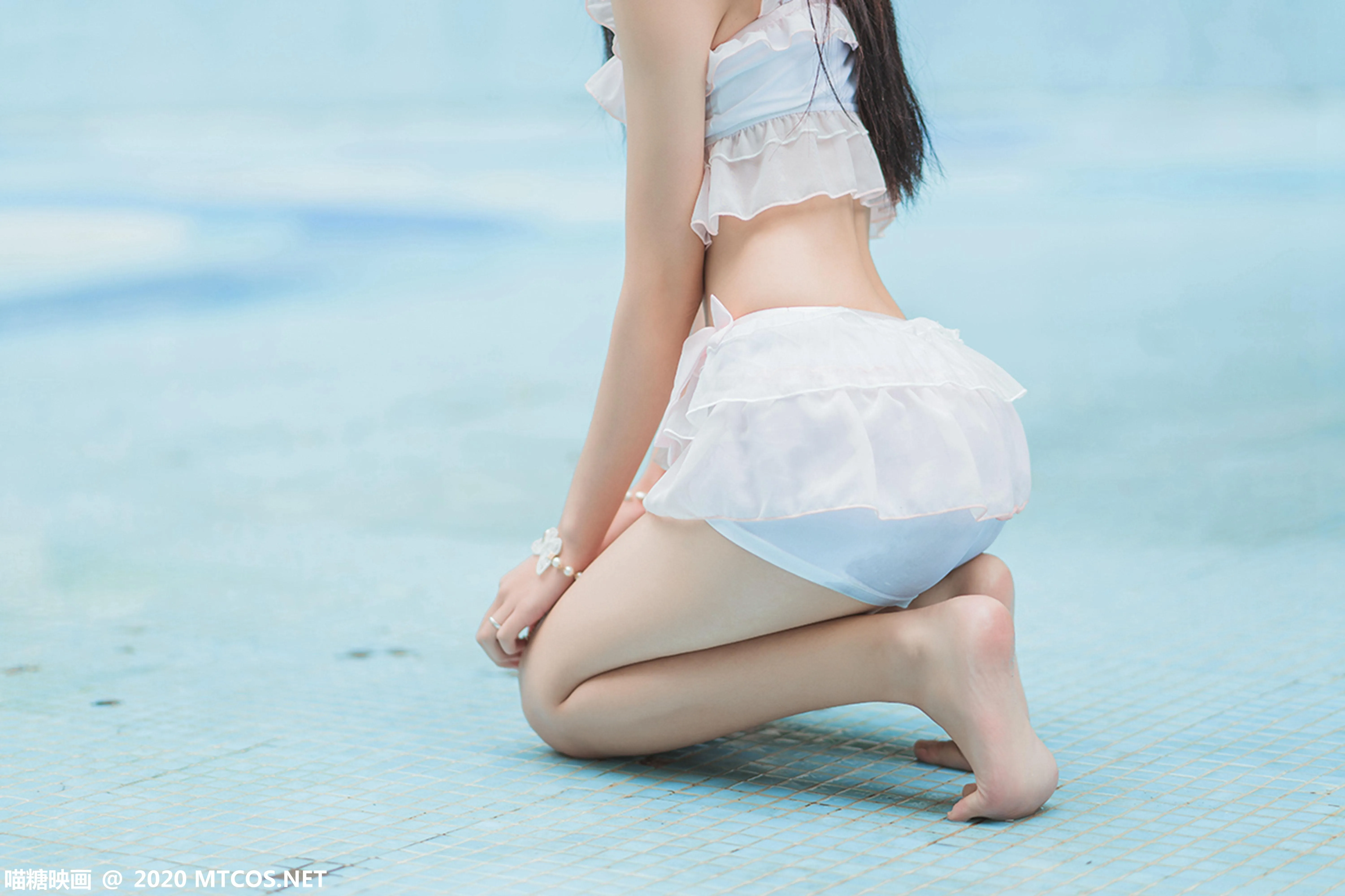 [喵糖映画] VOL.312 泳池萌妹[35P]插图3