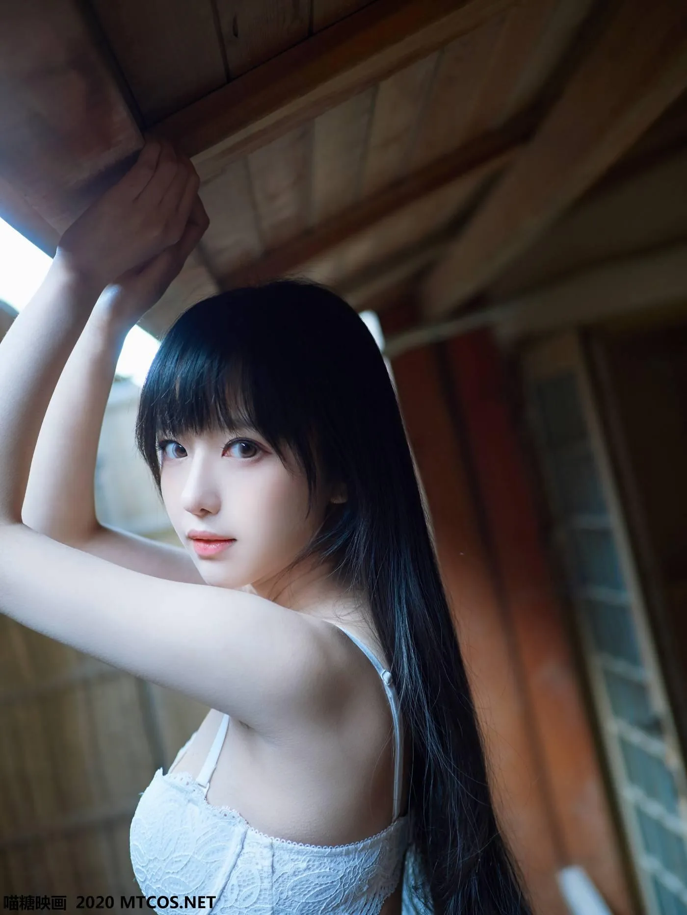 [喵糖映画] VOL.147 白色泳装之温泉[21P]插图7