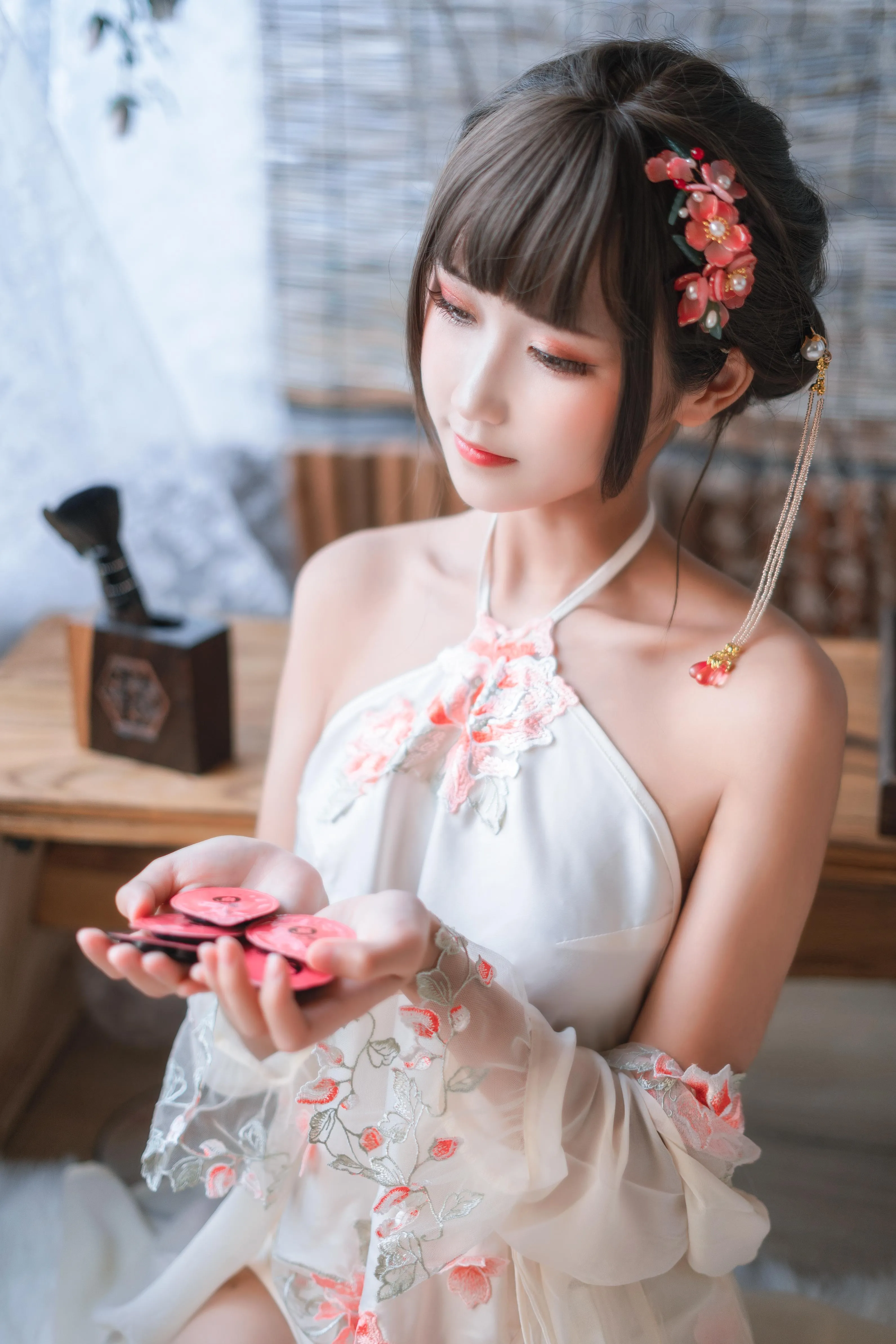 [喵糖映画] VOL.230 少女肚兜 花溪纱[20P]插图1
