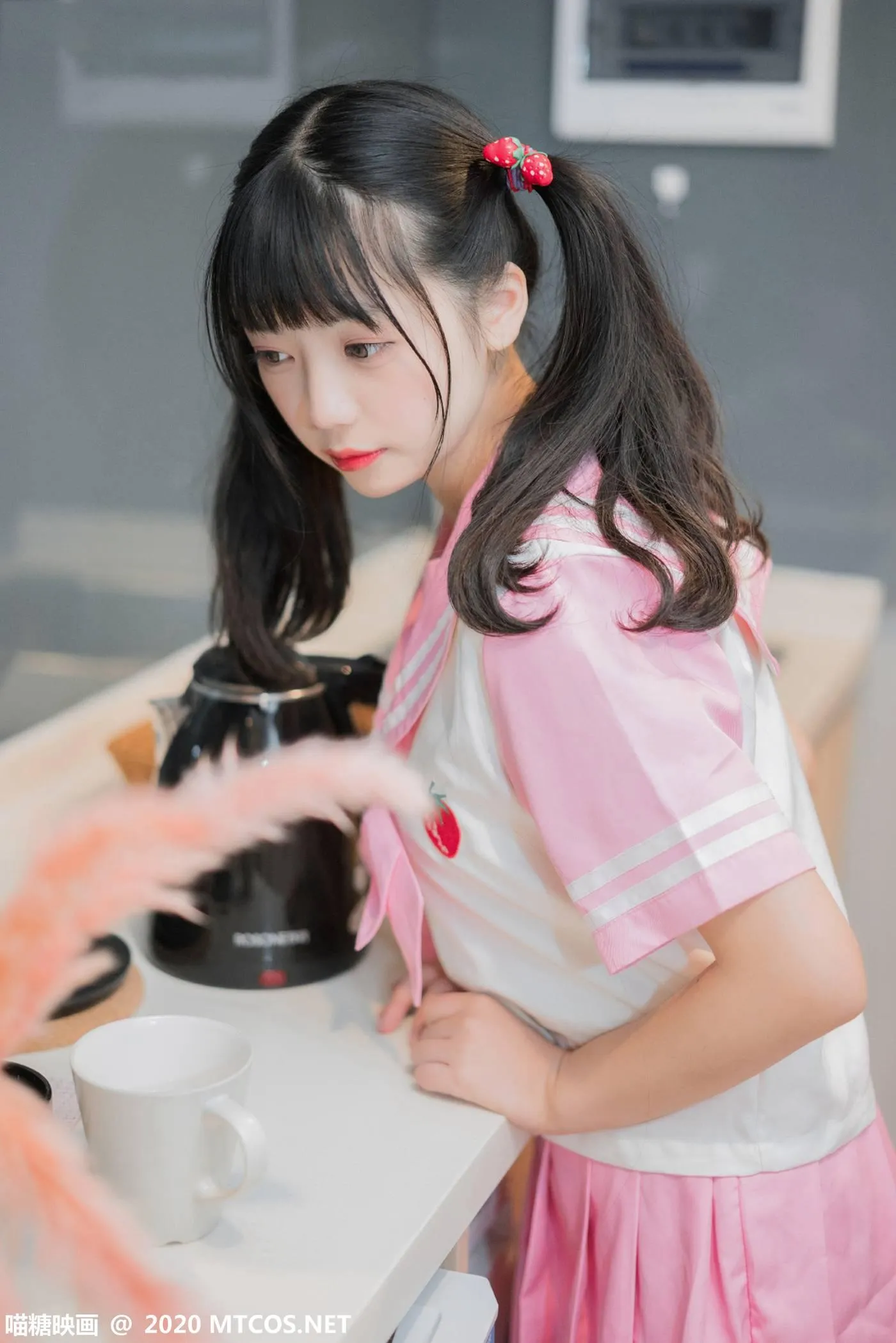 [喵糖映画] VOL.218 草莓美眉[45P]插图1