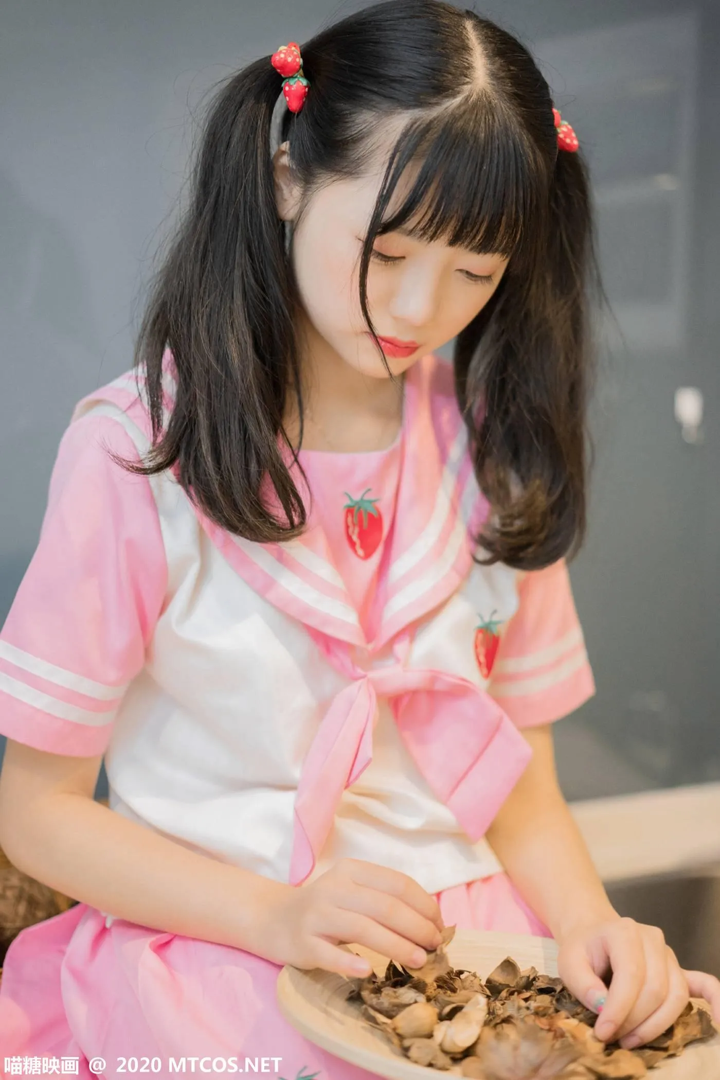 [喵糖映画] VOL.218 草莓美眉[45P]插图5