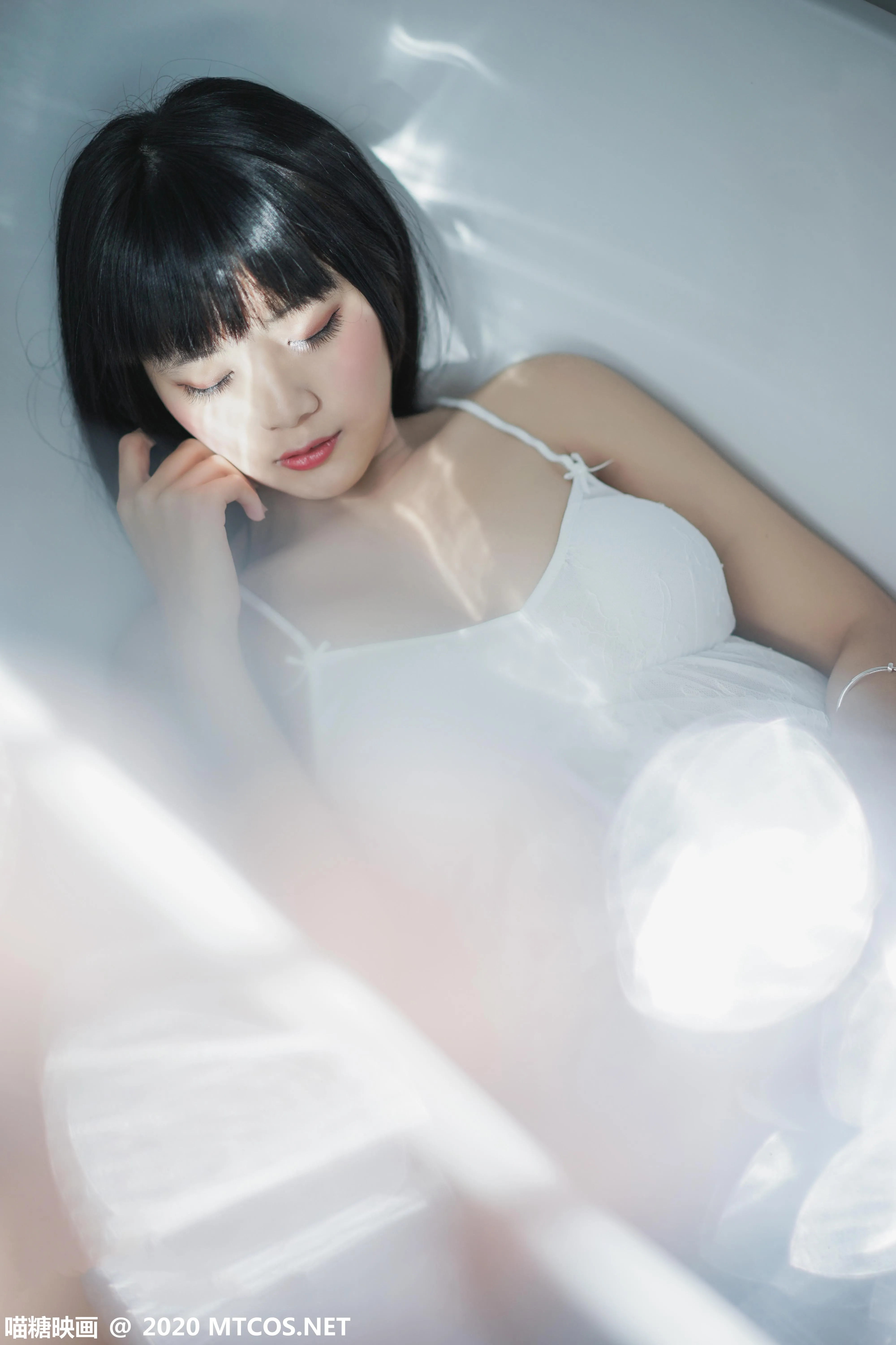 [喵糖映画] VOL.255 浴缸里的兔子[40P]插图2