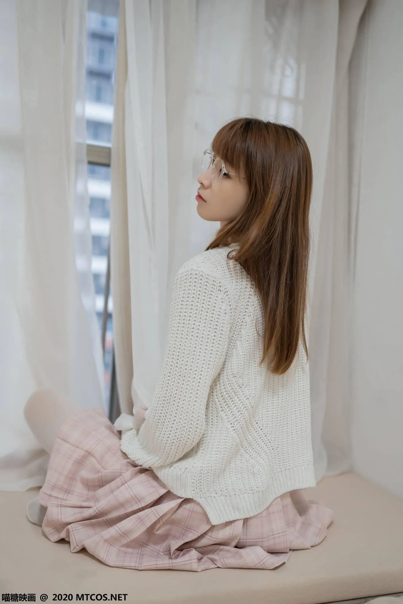 [喵糖映画] VOL.077 粉格裙的眼镜娘[44P]插图5