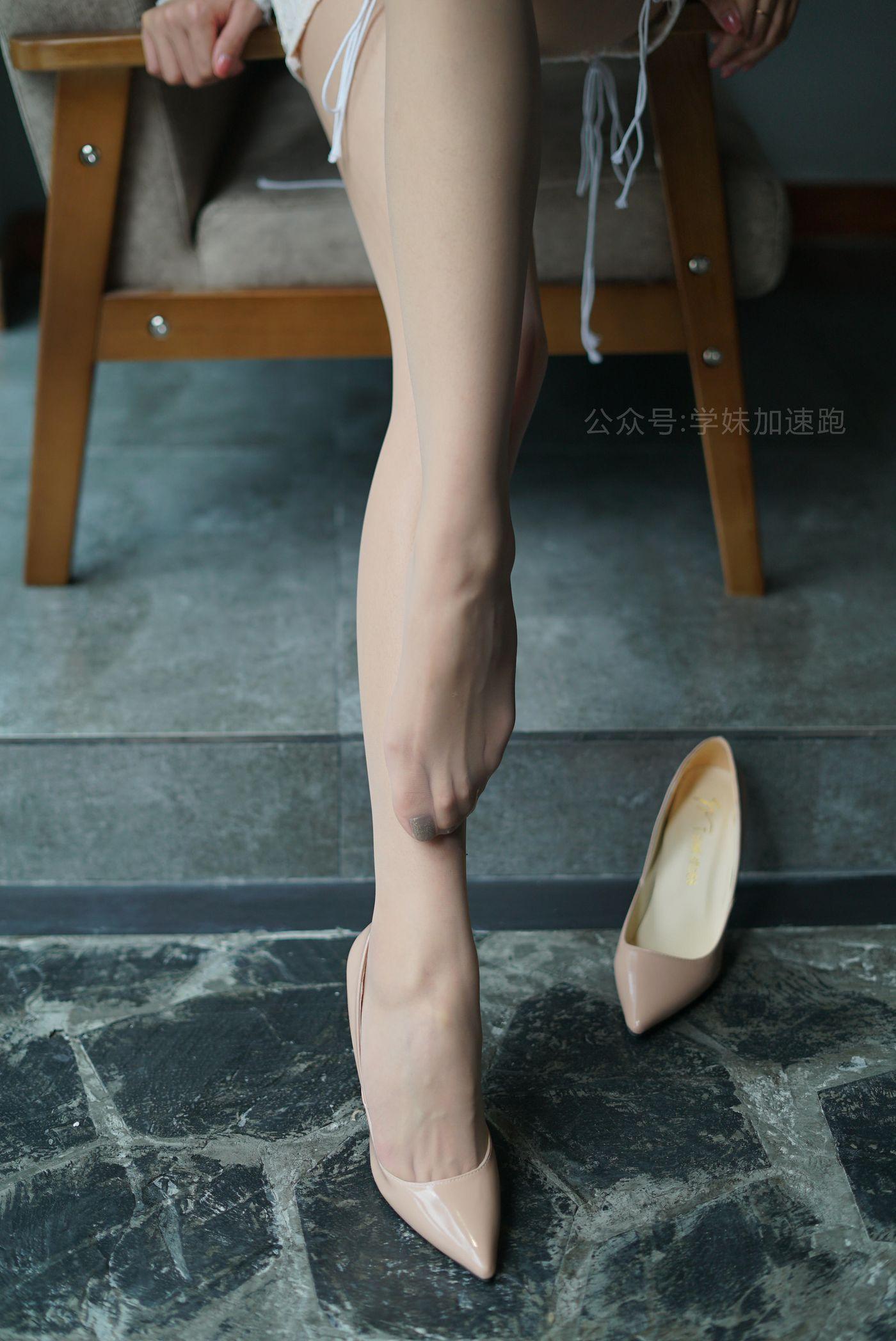学妹加速跑 XM045《琪琪的碎花裙》[98P]插图6