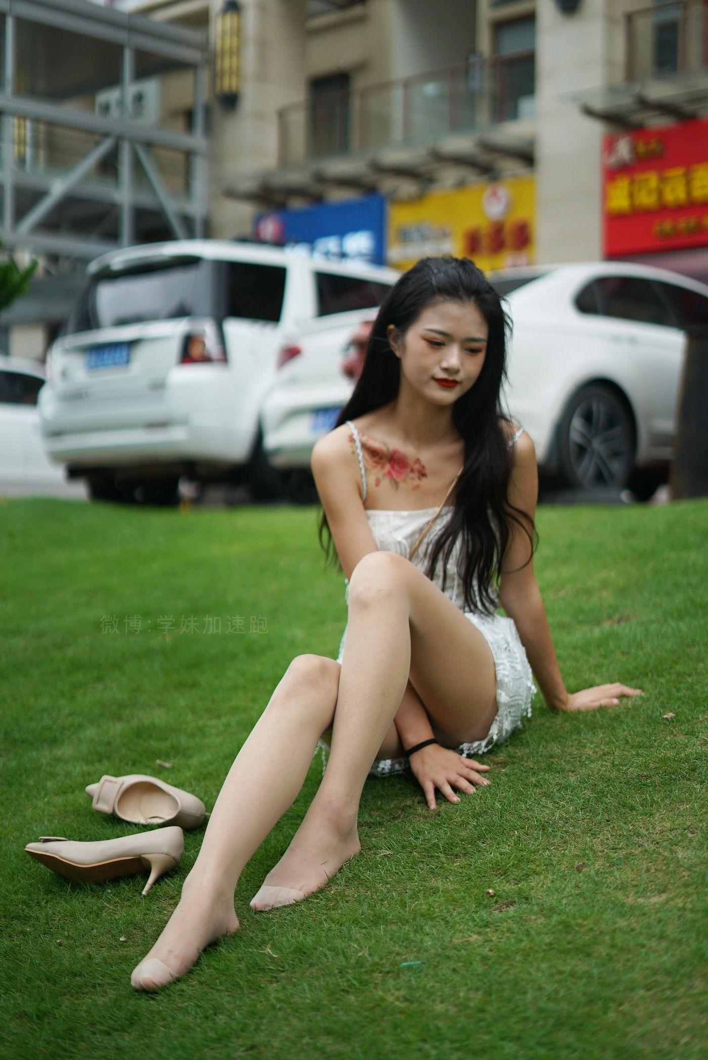 学妹加速跑 XM079《草地上的绿茶jio-鹿酱》[98P]插图9