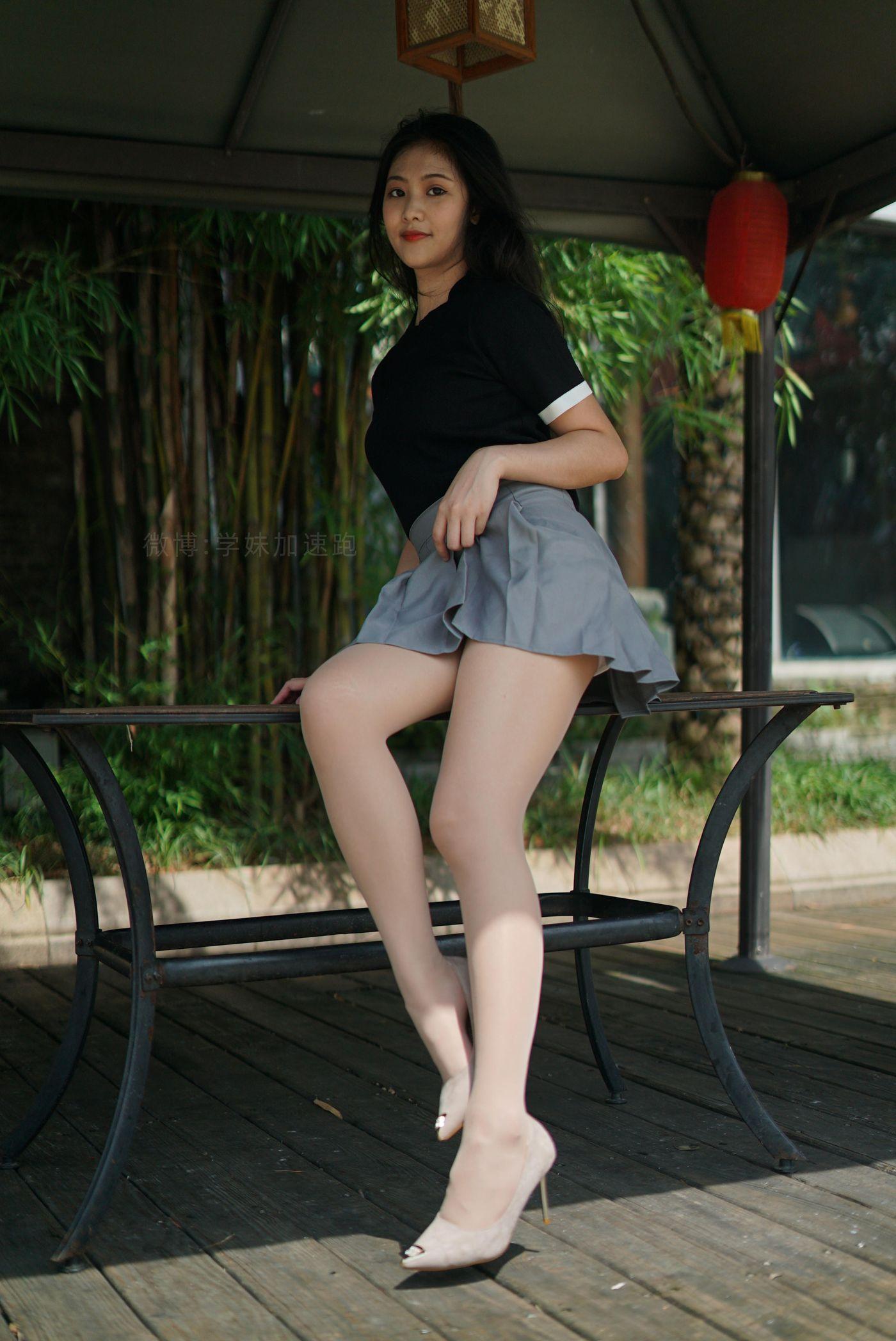 学妹加速跑 XM077《桌上起舞的彤彤》[95P]插图5
