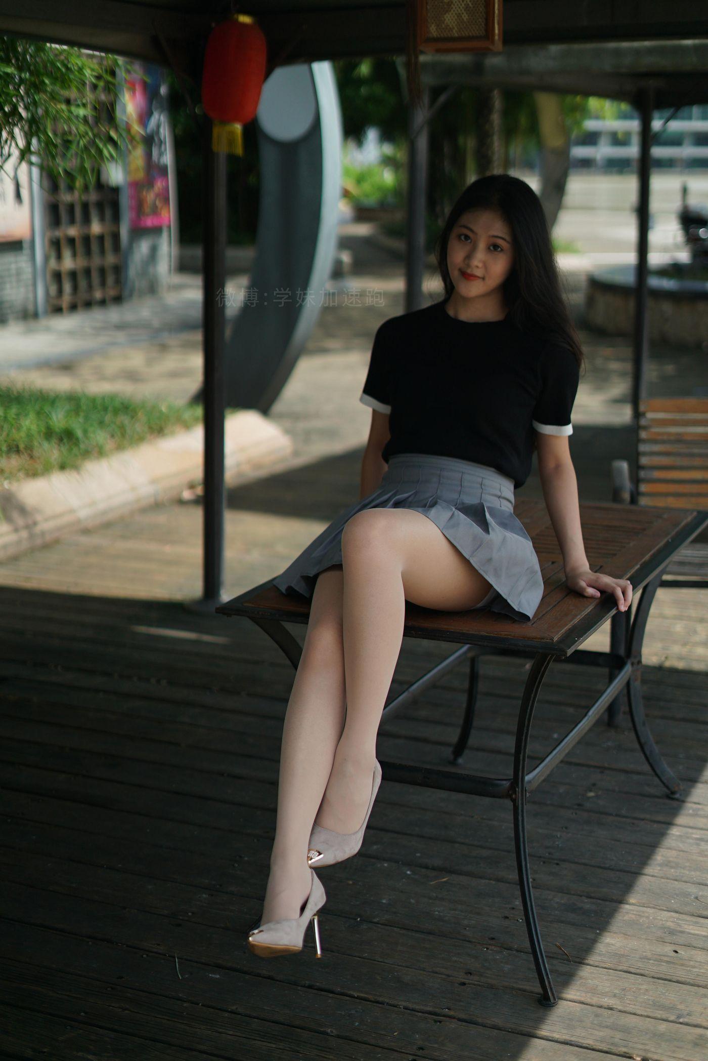 学妹加速跑 XM077《桌上起舞的彤彤》[95P]插图9