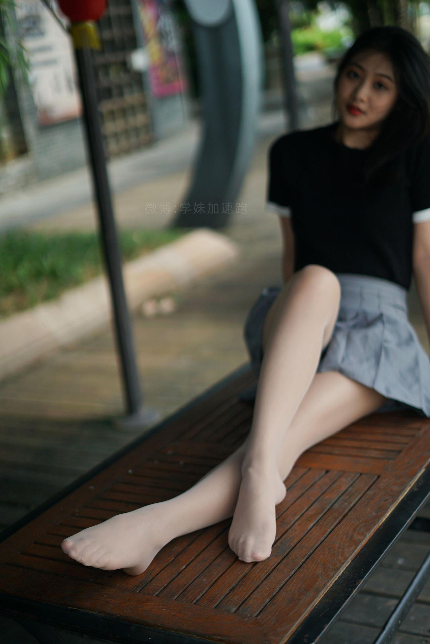 学妹加速跑 XM077《桌上起舞的彤彤》[95P]插图7