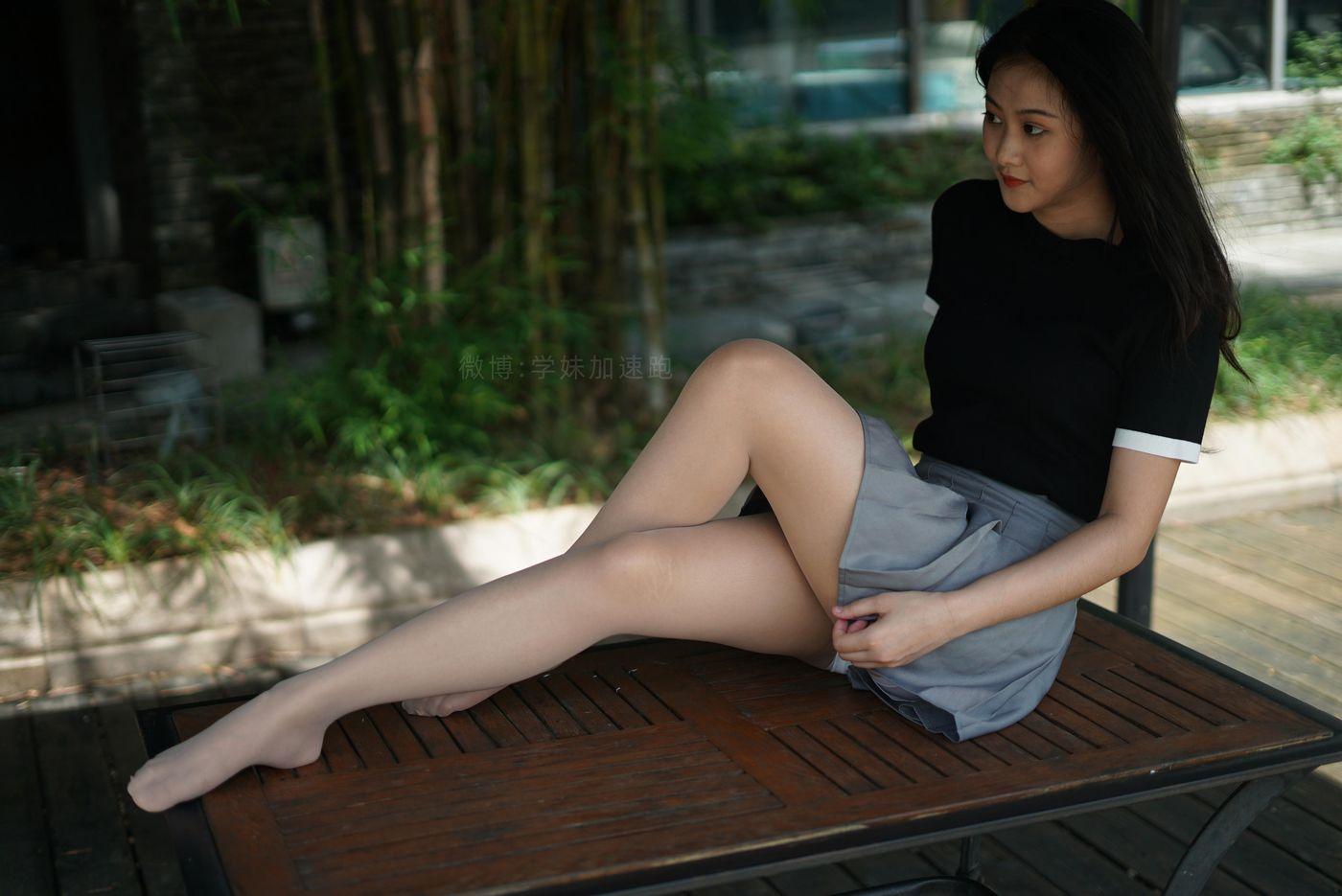学妹加速跑 XM077《桌上起舞的彤彤》[95P]插图7