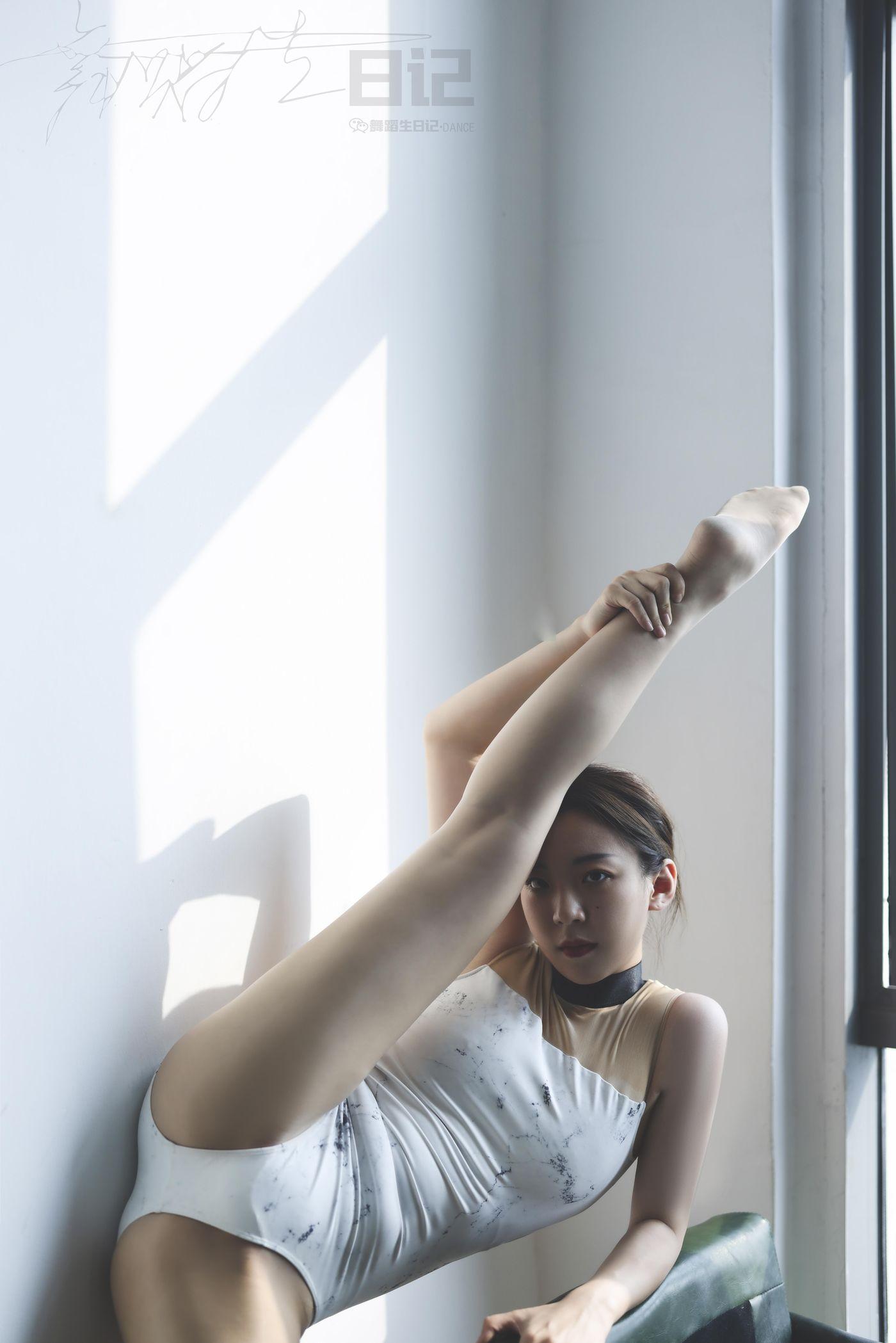 [GALLI嘉丽]舞蹈生日记 068 – 子琪姐姐[53P]插图2