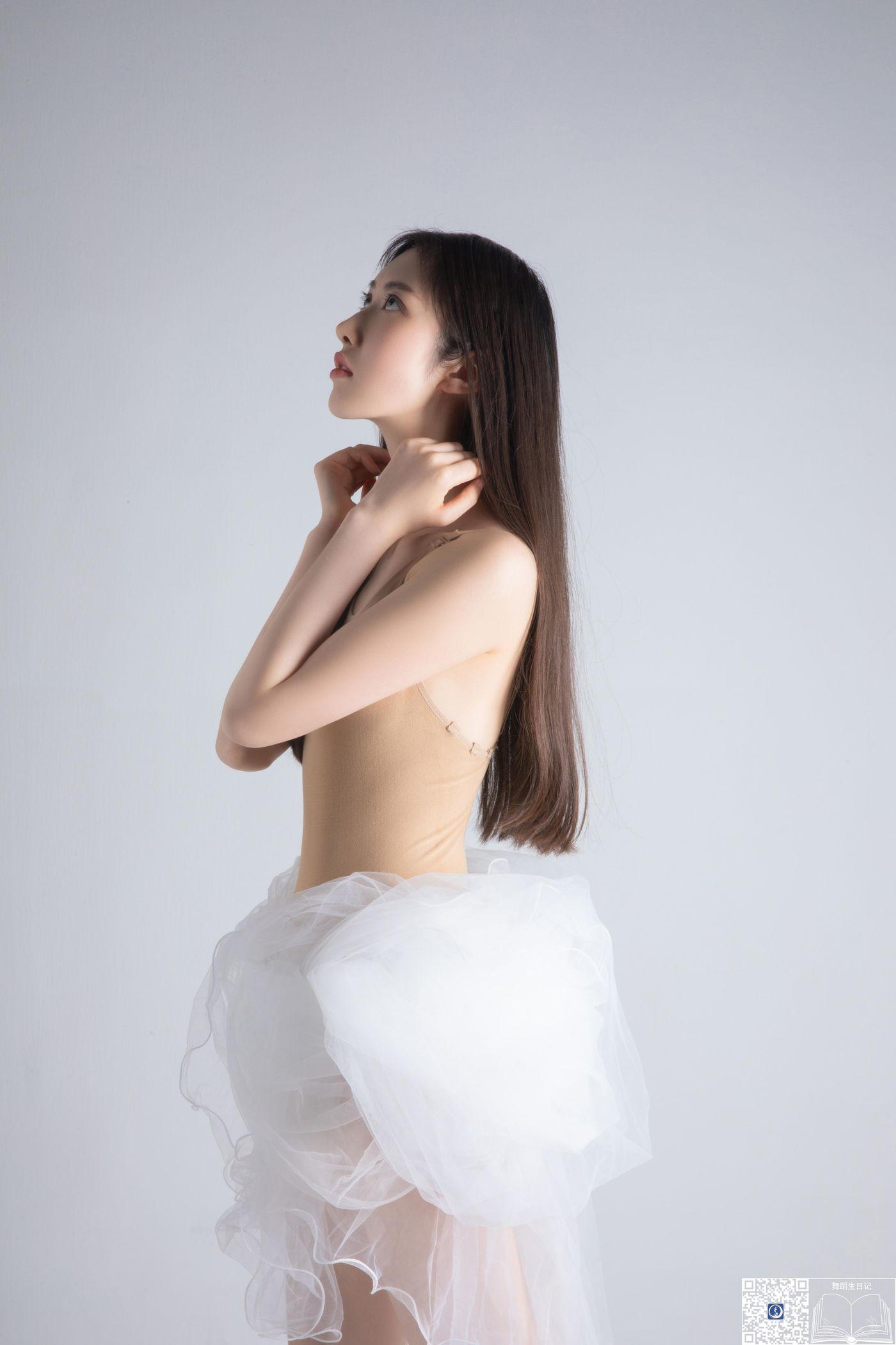 [GALLI嘉丽]舞蹈生日记 017 – 黛西[32P]插图1