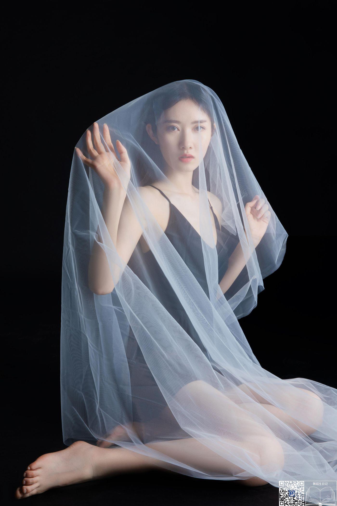 [GALLI嘉丽]舞蹈生日记 017 – 黛西[32P]插图1