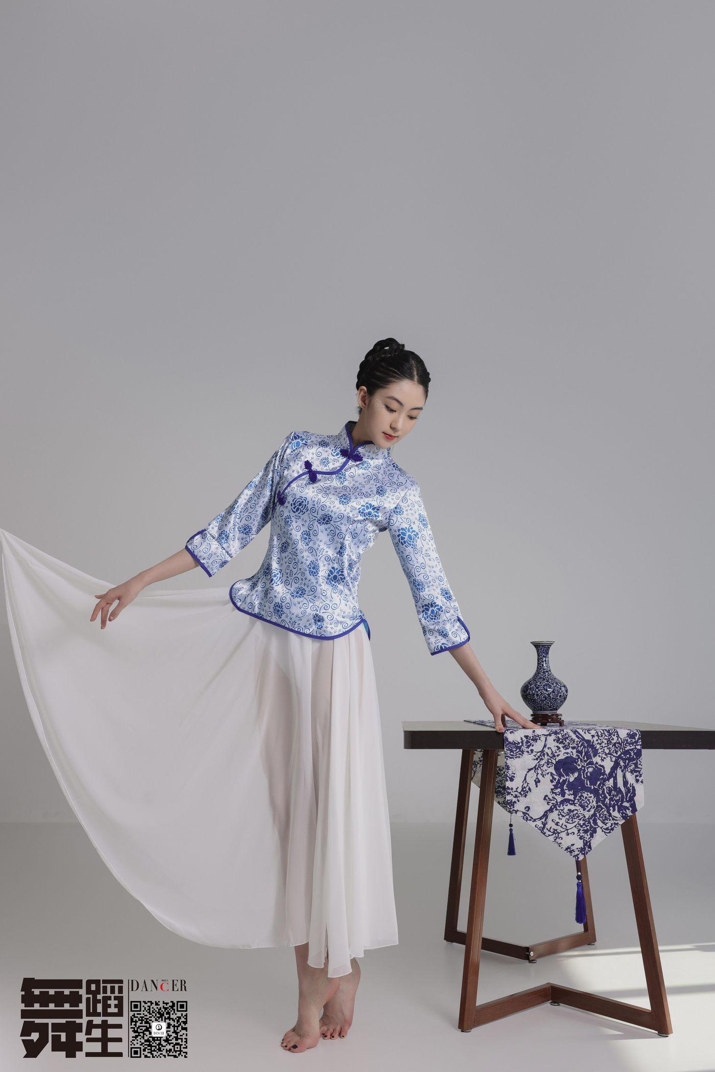 [GALLI嘉丽]舞蹈生日记 104 – 青花瓷 韩玉彤[43P]插图1