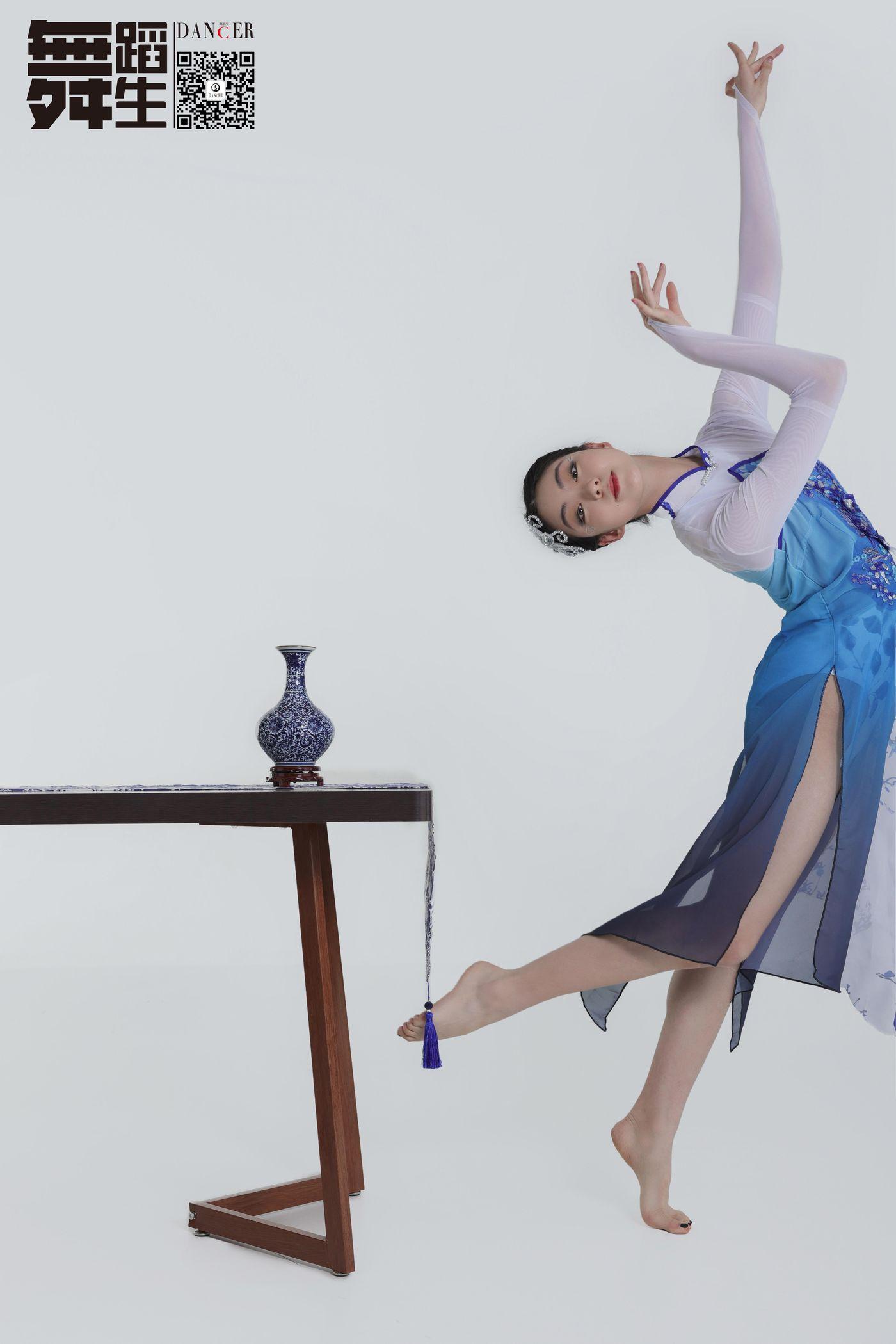 [GALLI嘉丽]舞蹈生日记 104 – 青花瓷 韩玉彤[43P]插图1