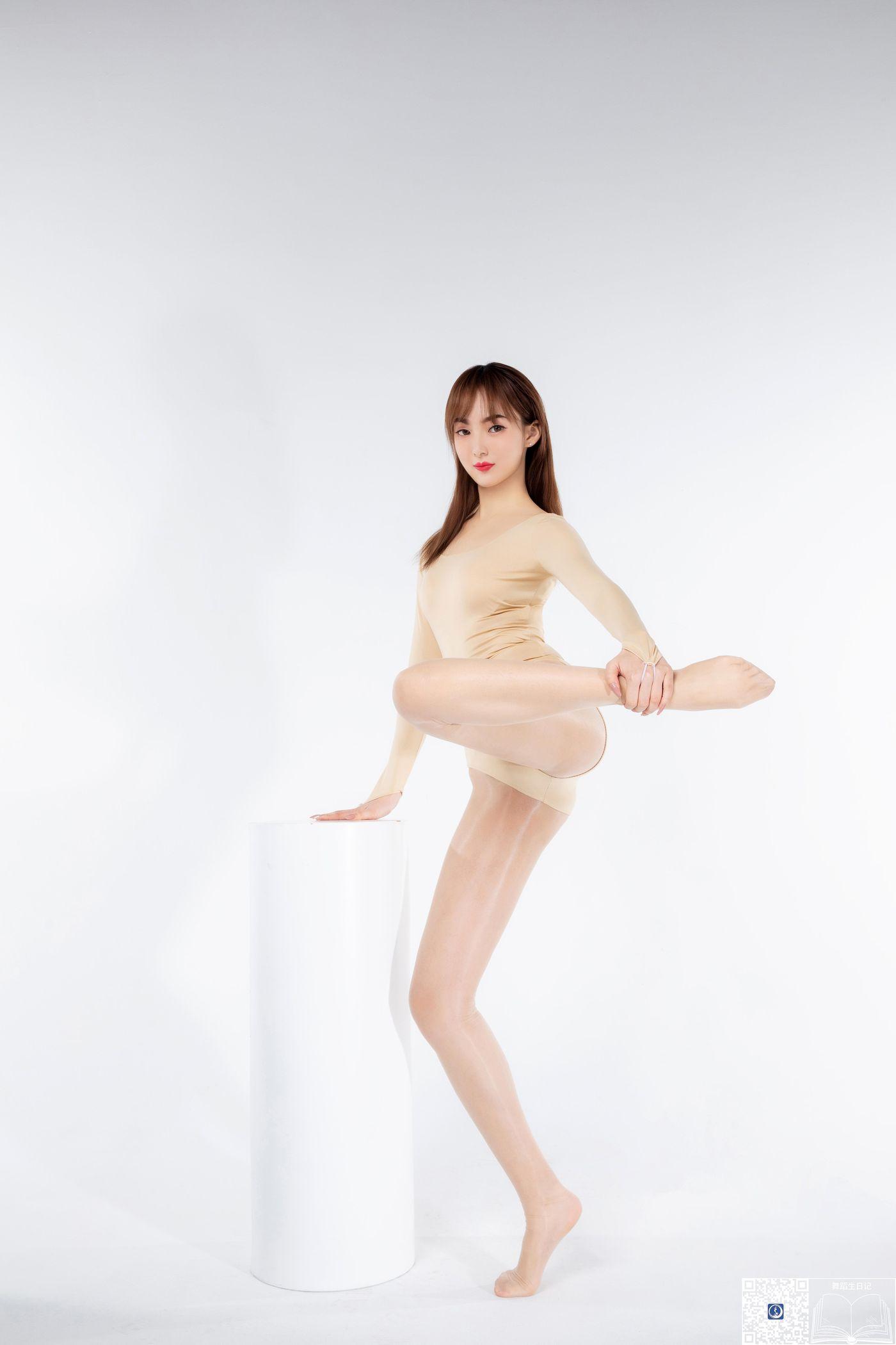 [GALLI嘉丽]舞蹈生日记 040 – 桃子[26P]插图5