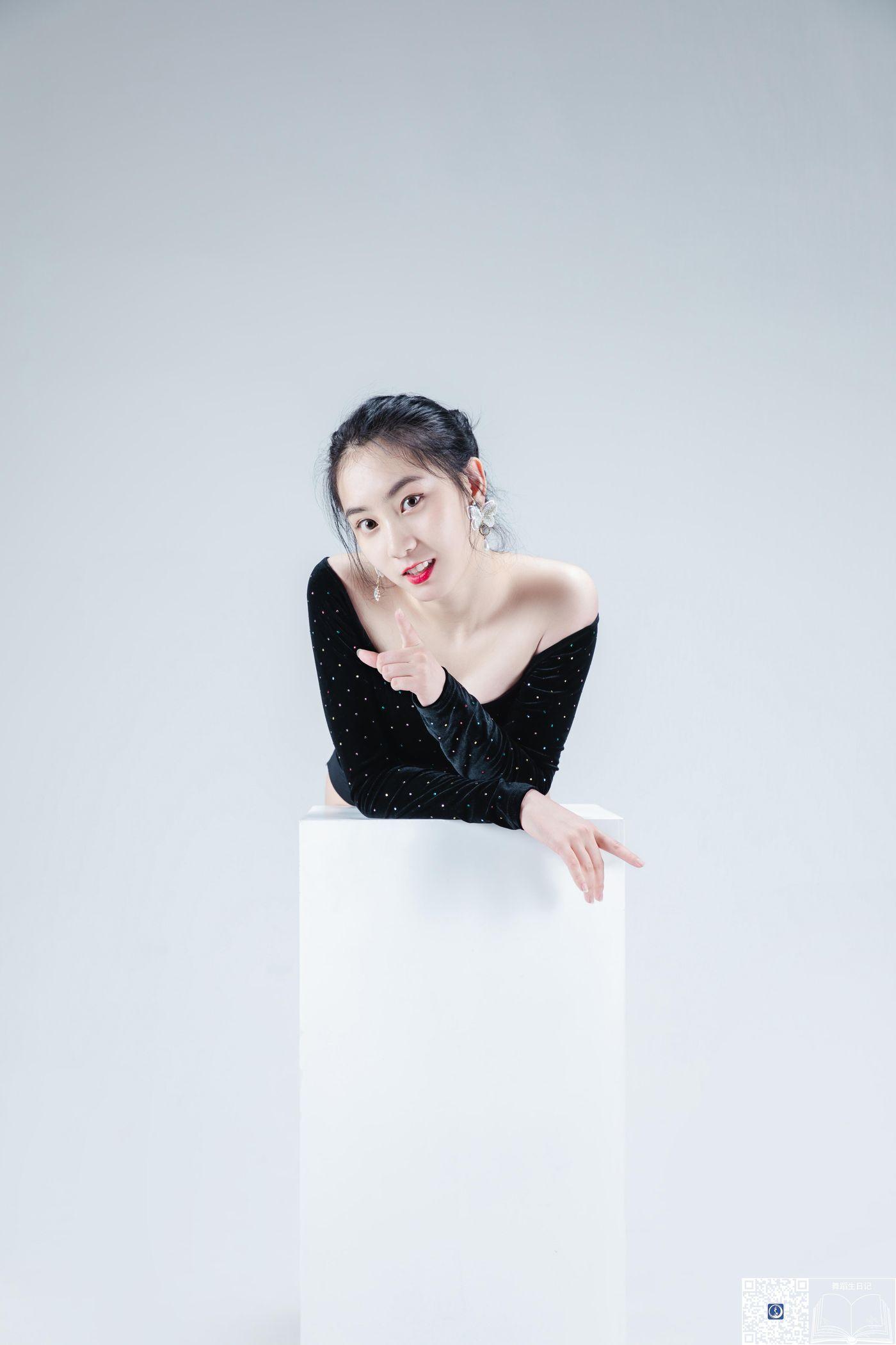 [GALLI嘉丽]舞蹈生日记 015 – 唐可[29P]插图2