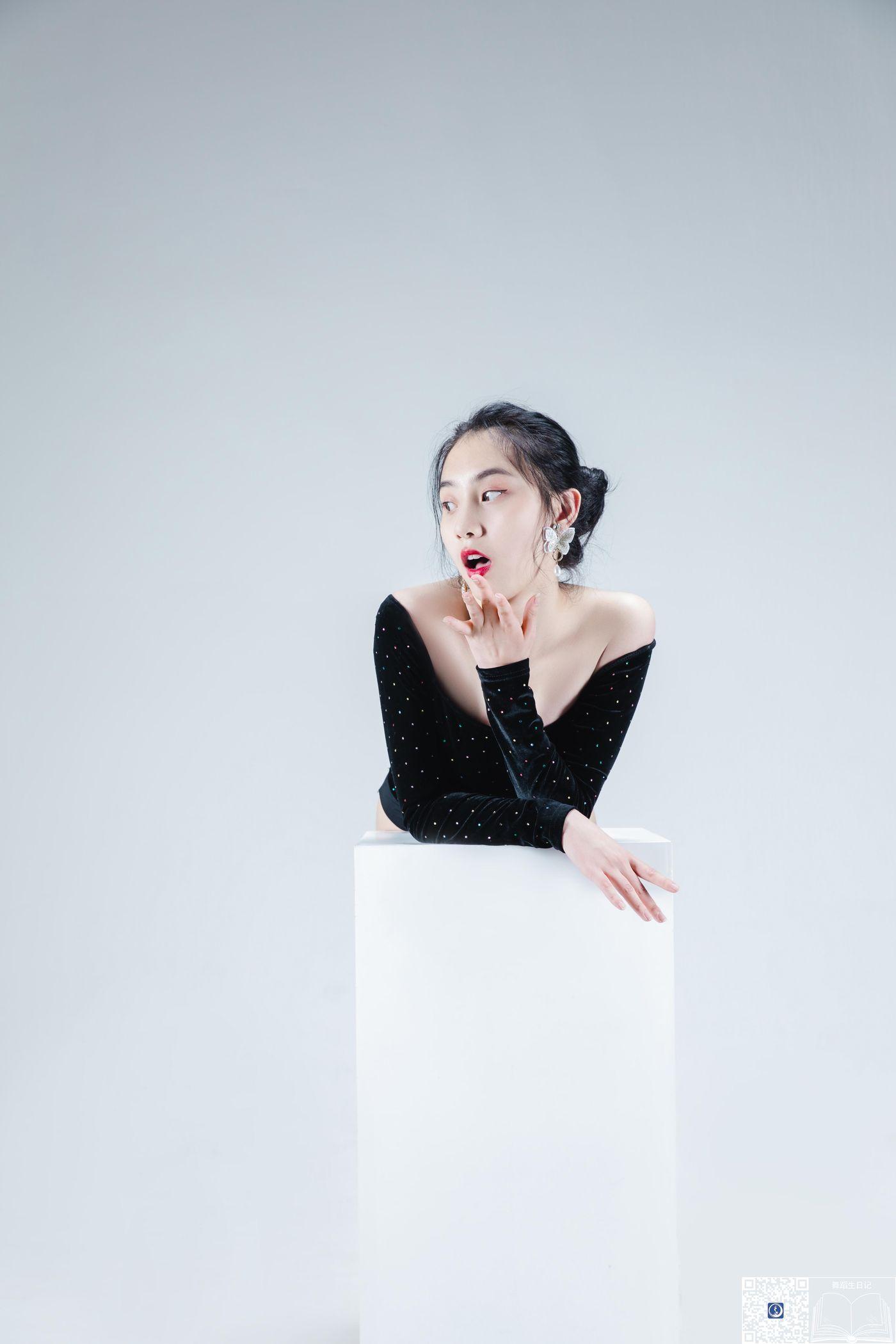[GALLI嘉丽]舞蹈生日记 015 – 唐可[29P]插图3