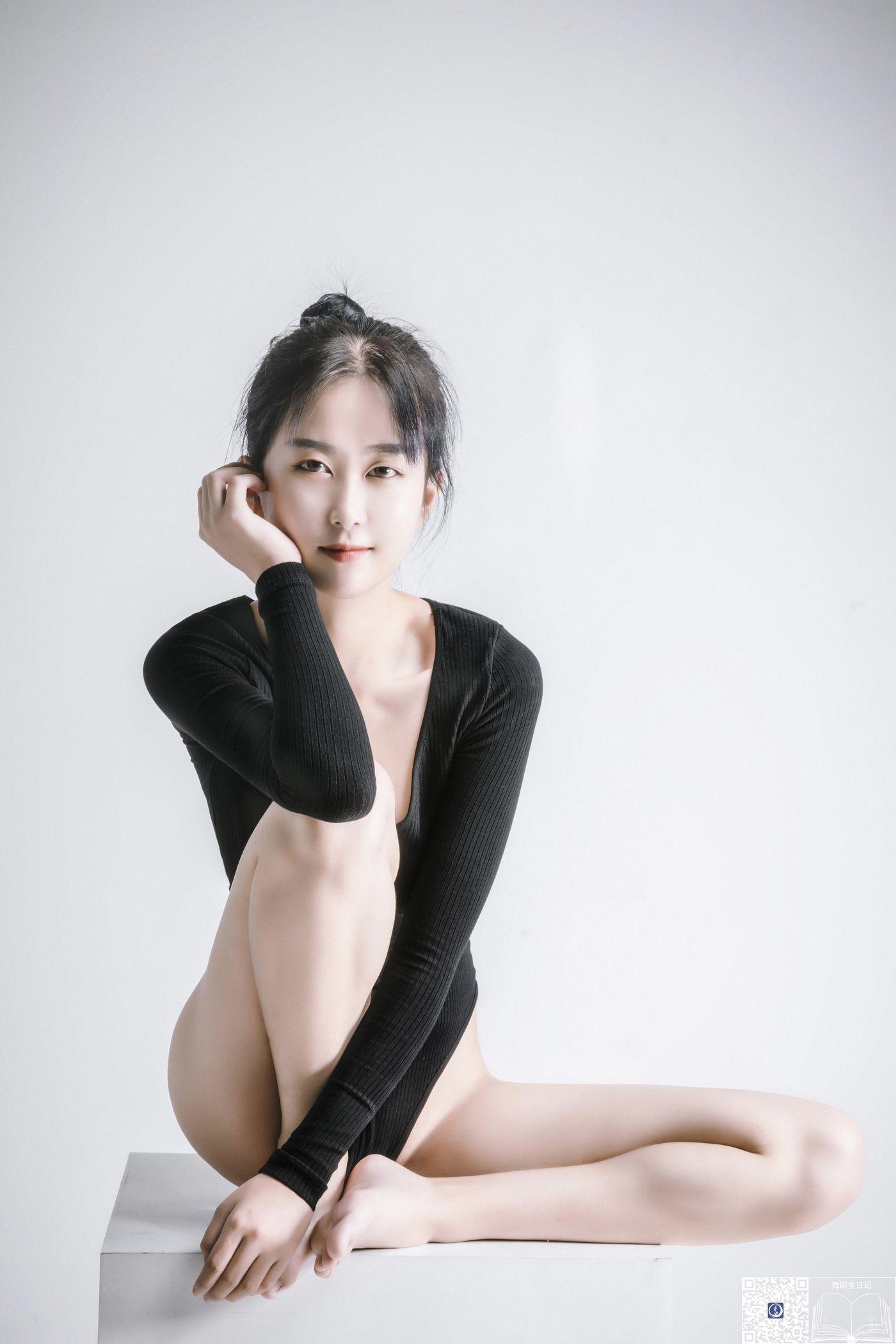 [GALLI嘉丽]舞蹈生日记 021 – 苗苗[30P]插图