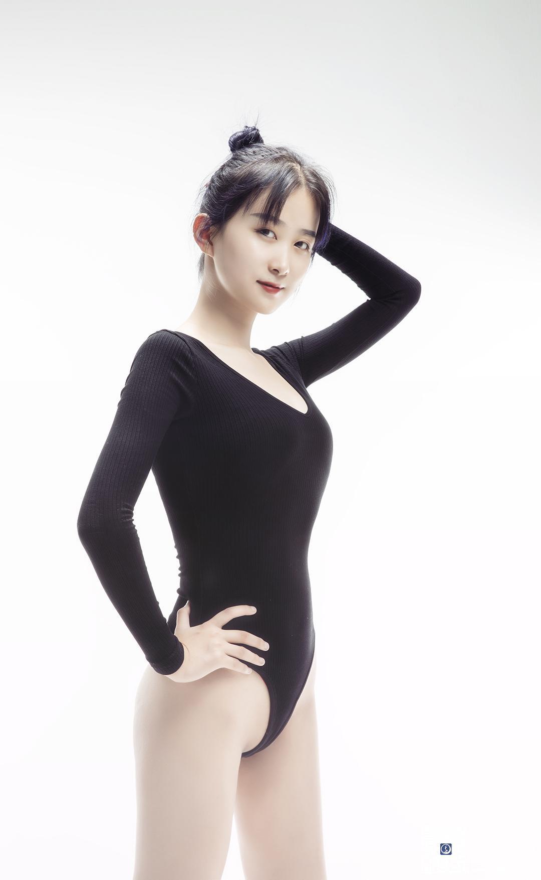 [GALLI嘉丽]舞蹈生日记 021 – 苗苗[30P]插图1