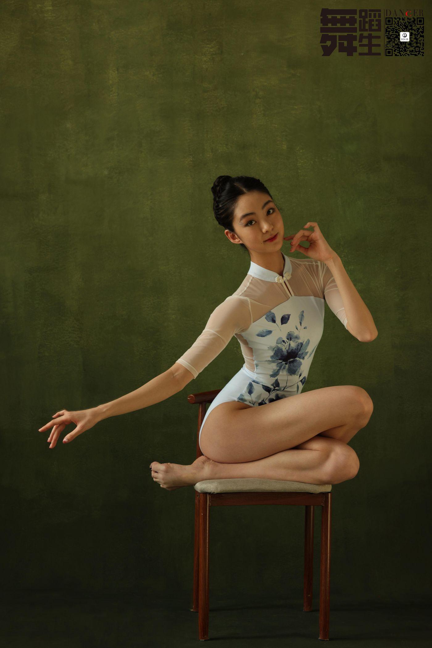 [GALLI嘉丽]舞蹈生日记 106 – 画[46P]插图2