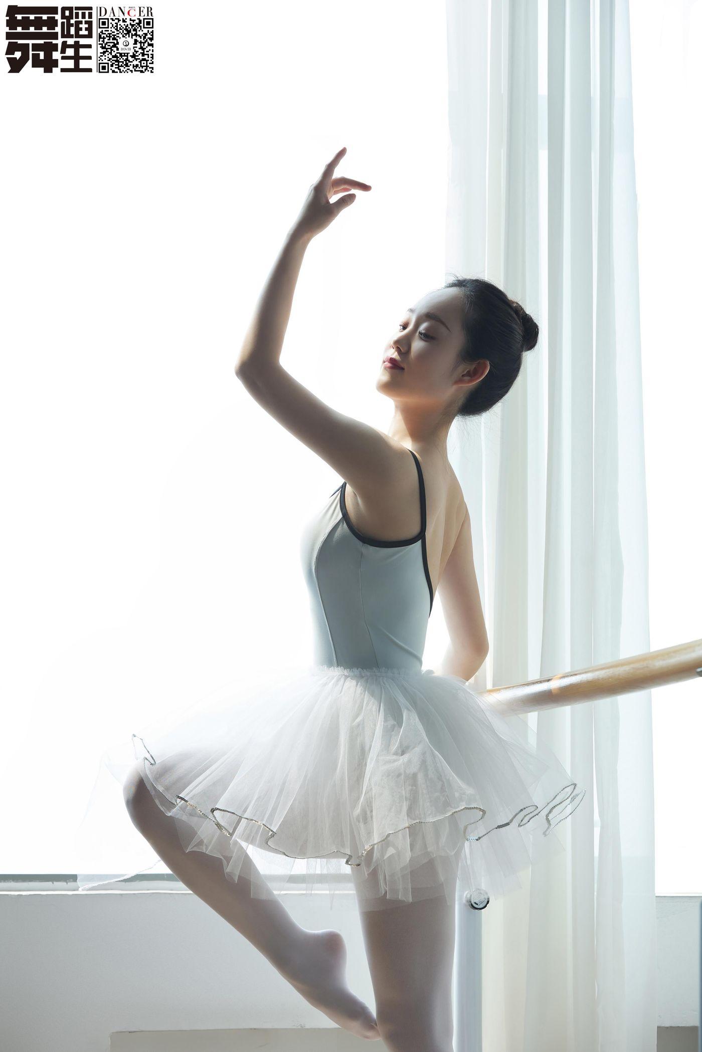 [GALLI嘉丽]舞蹈生日记 110 – 阳光芭蕾[47P]插图9