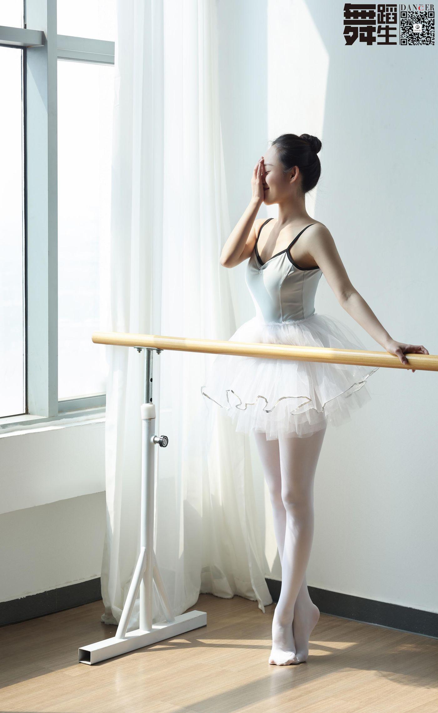 [GALLI嘉丽]舞蹈生日记 110 – 阳光芭蕾[47P]插图2
