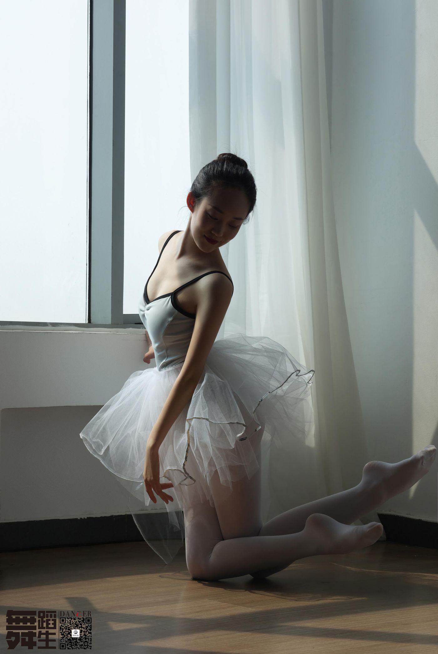 [GALLI嘉丽]舞蹈生日记 110 – 阳光芭蕾[47P]插图8