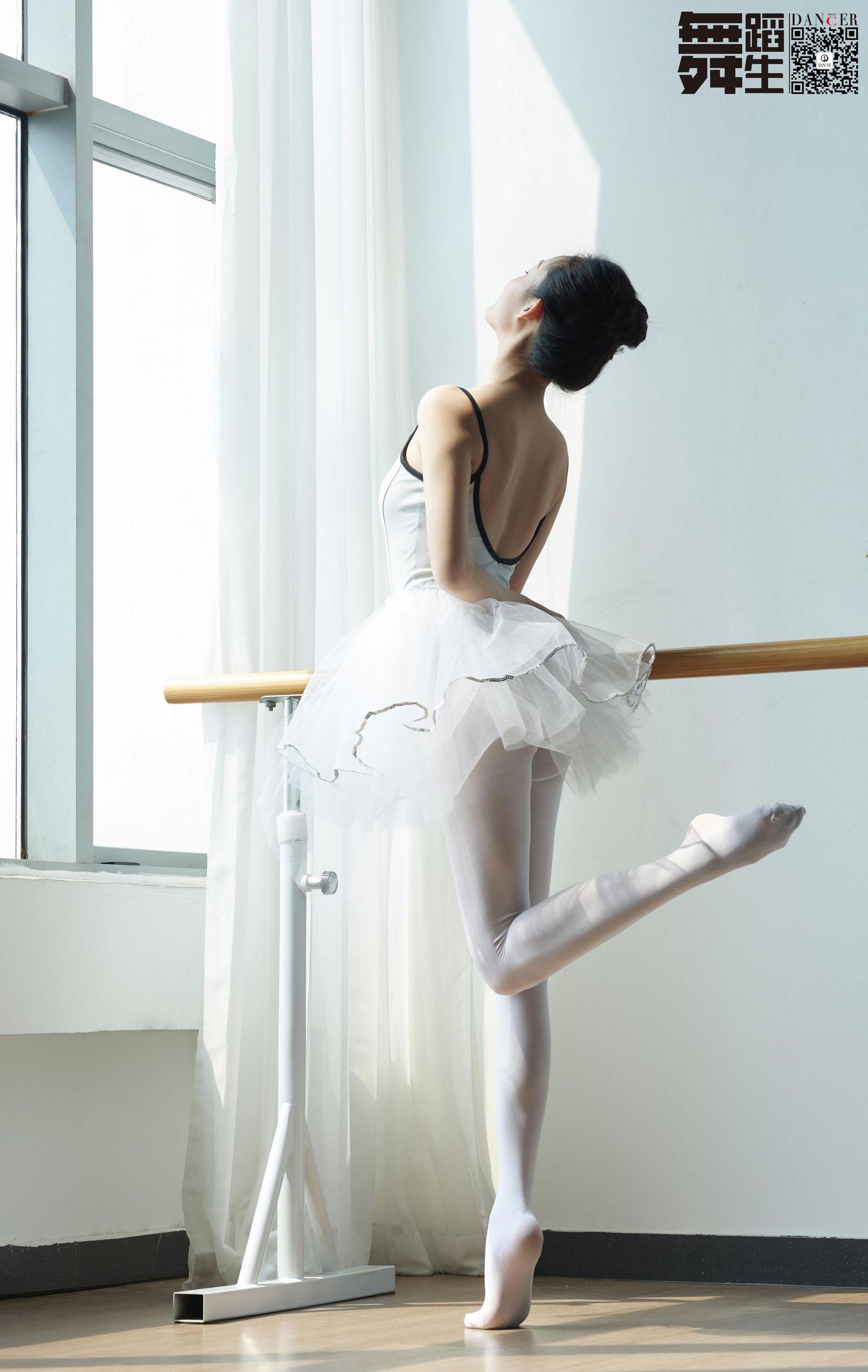 [GALLI嘉丽]舞蹈生日记 110 – 阳光芭蕾[47P]插图3