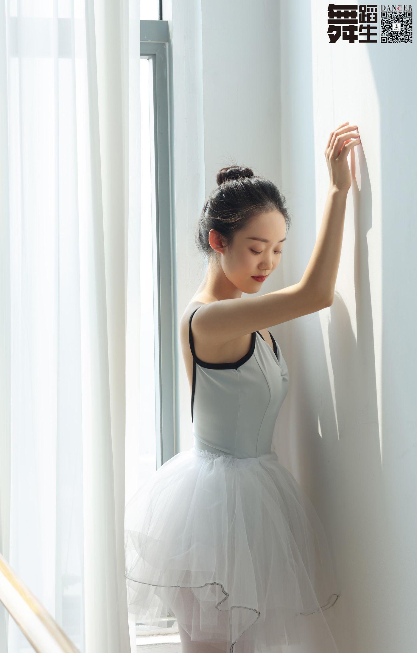 [GALLI嘉丽]舞蹈生日记 110 – 阳光芭蕾[47P]插图8