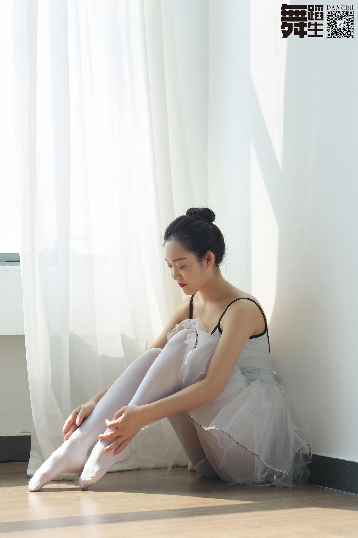 [GALLI嘉丽]舞蹈生日记 110 – 阳光芭蕾[47P]插图9