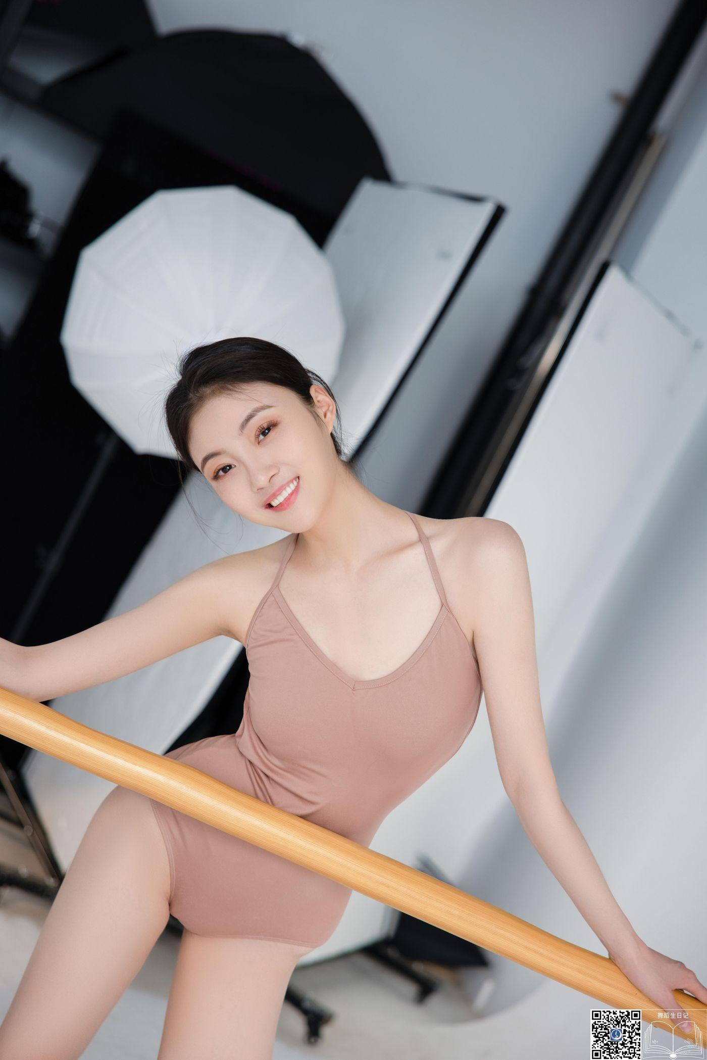 [GALLI嘉丽]舞蹈生日记 001 – 毛毛[54P]插图9
