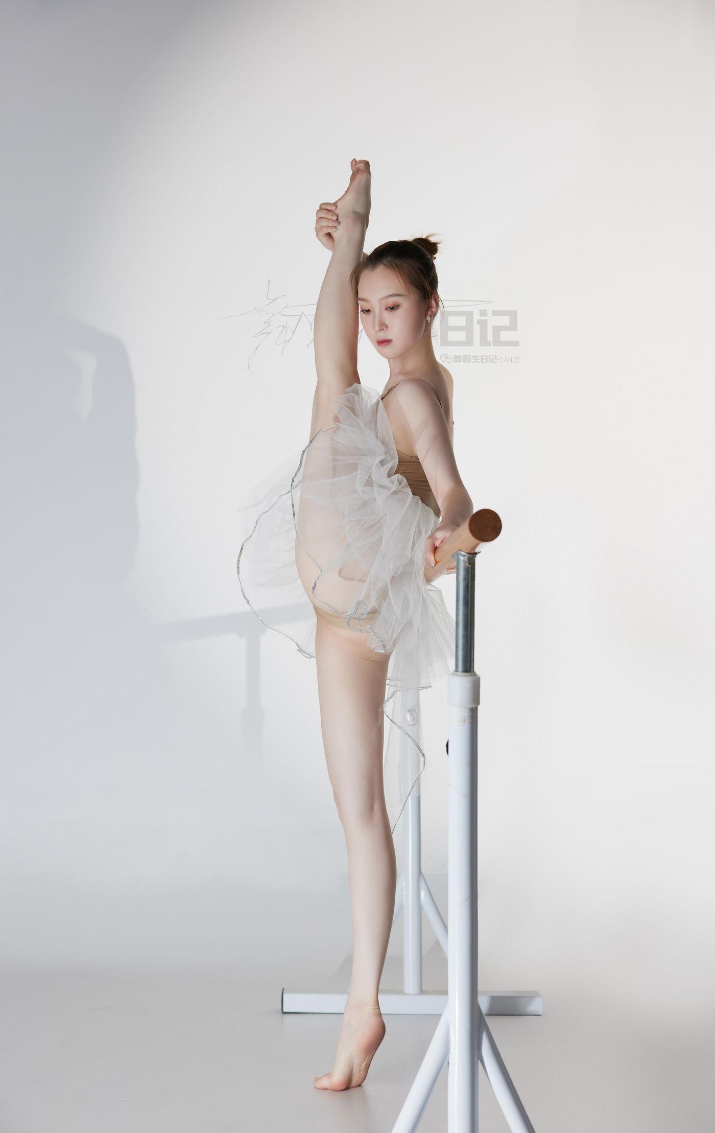[GALLI嘉丽]舞蹈生日记 076 – 高雯雯[41P]插图1