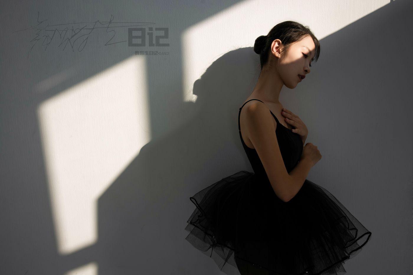 [GALLI嘉丽]舞蹈生日记 077 – 佳宁[43P]插图1