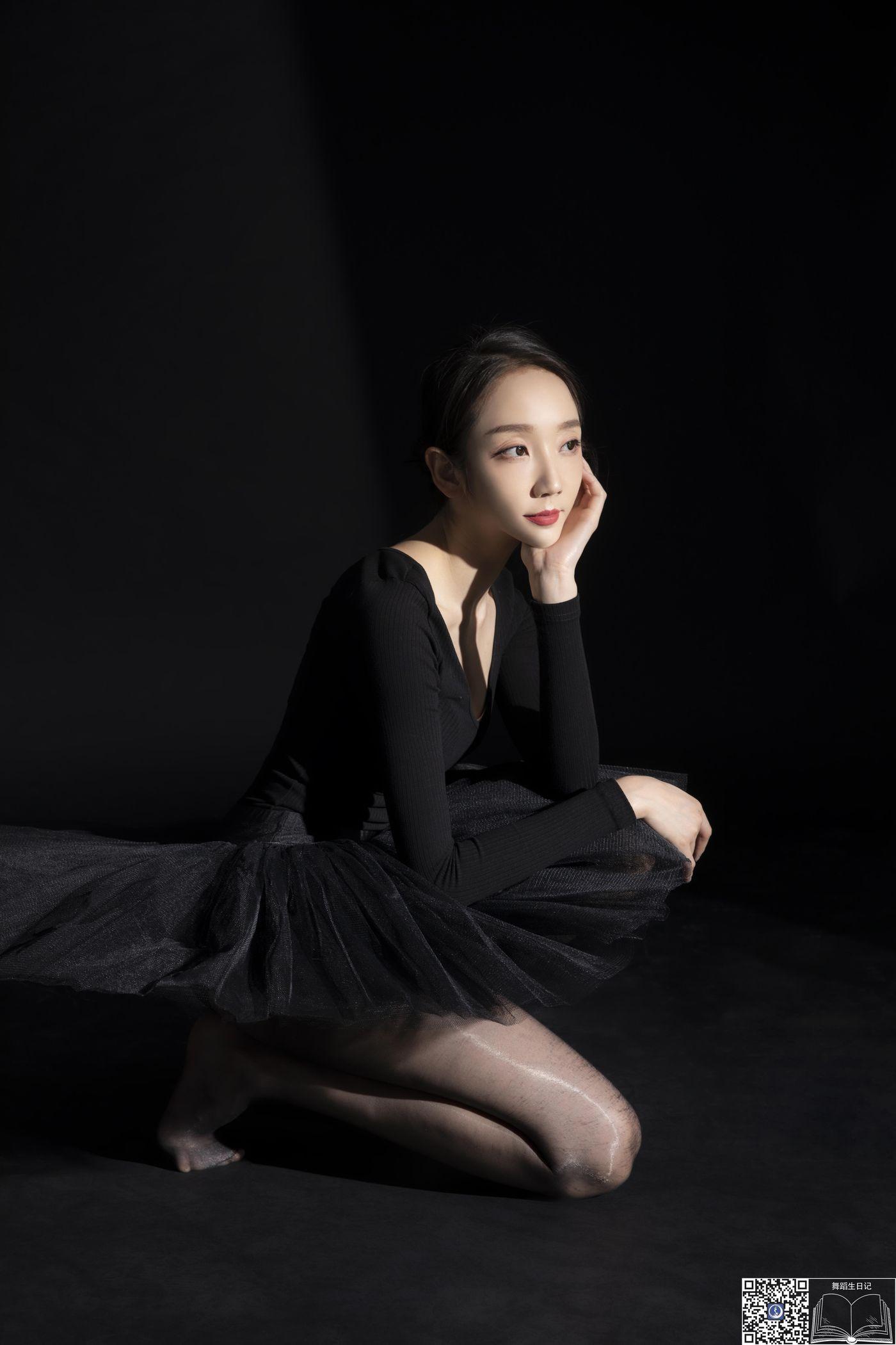 [GALLI嘉丽]舞蹈生日记 099 – 清清老师[44P]插图
