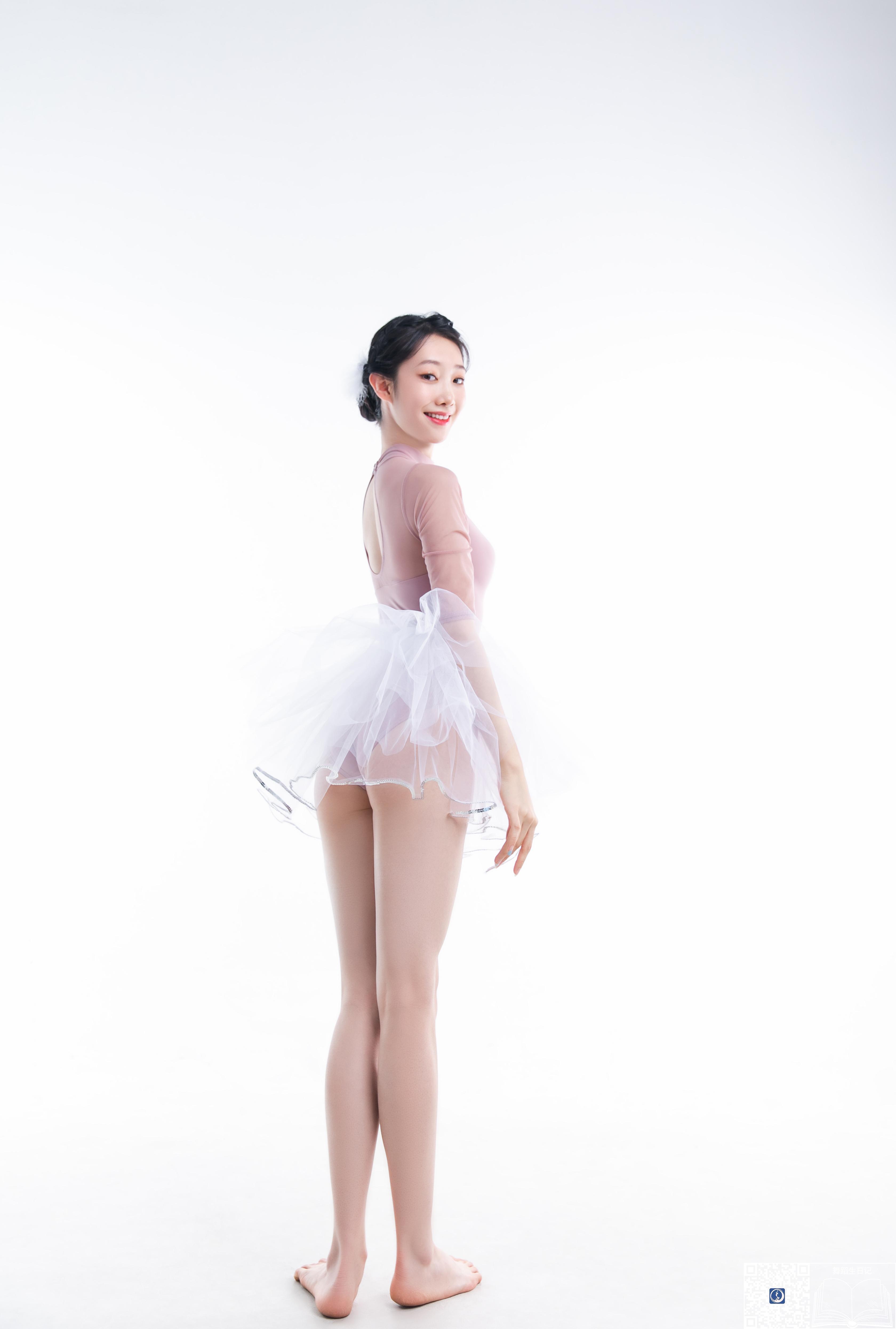 [GALLI嘉丽]舞蹈生日记 034 – 鱼子[40P]插图1