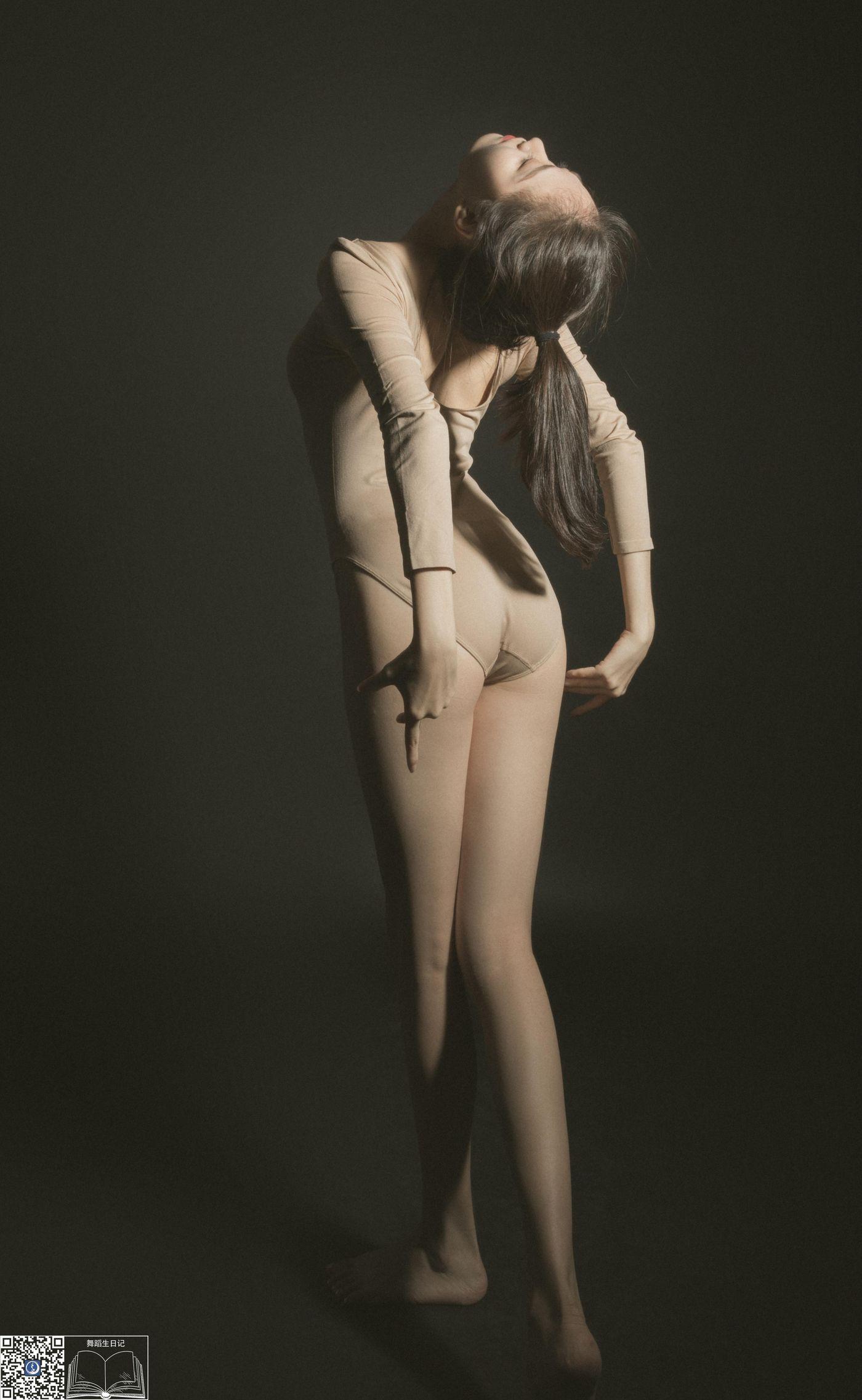 [GALLI嘉丽]舞蹈生日记 008 – 舒静[71P]插图1