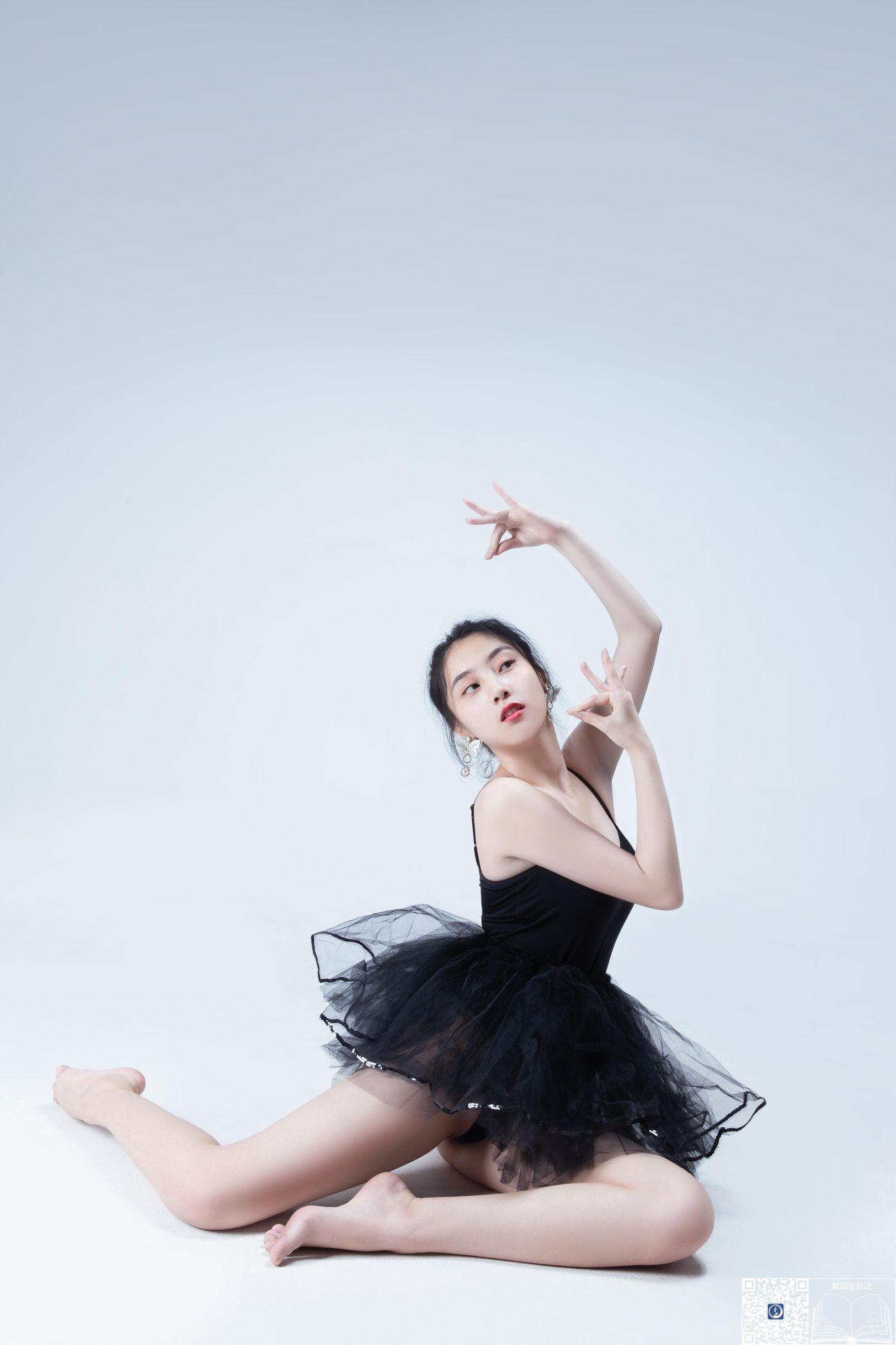 [GALLI嘉丽]舞蹈生日记 019 – 唐可[28P]插图1