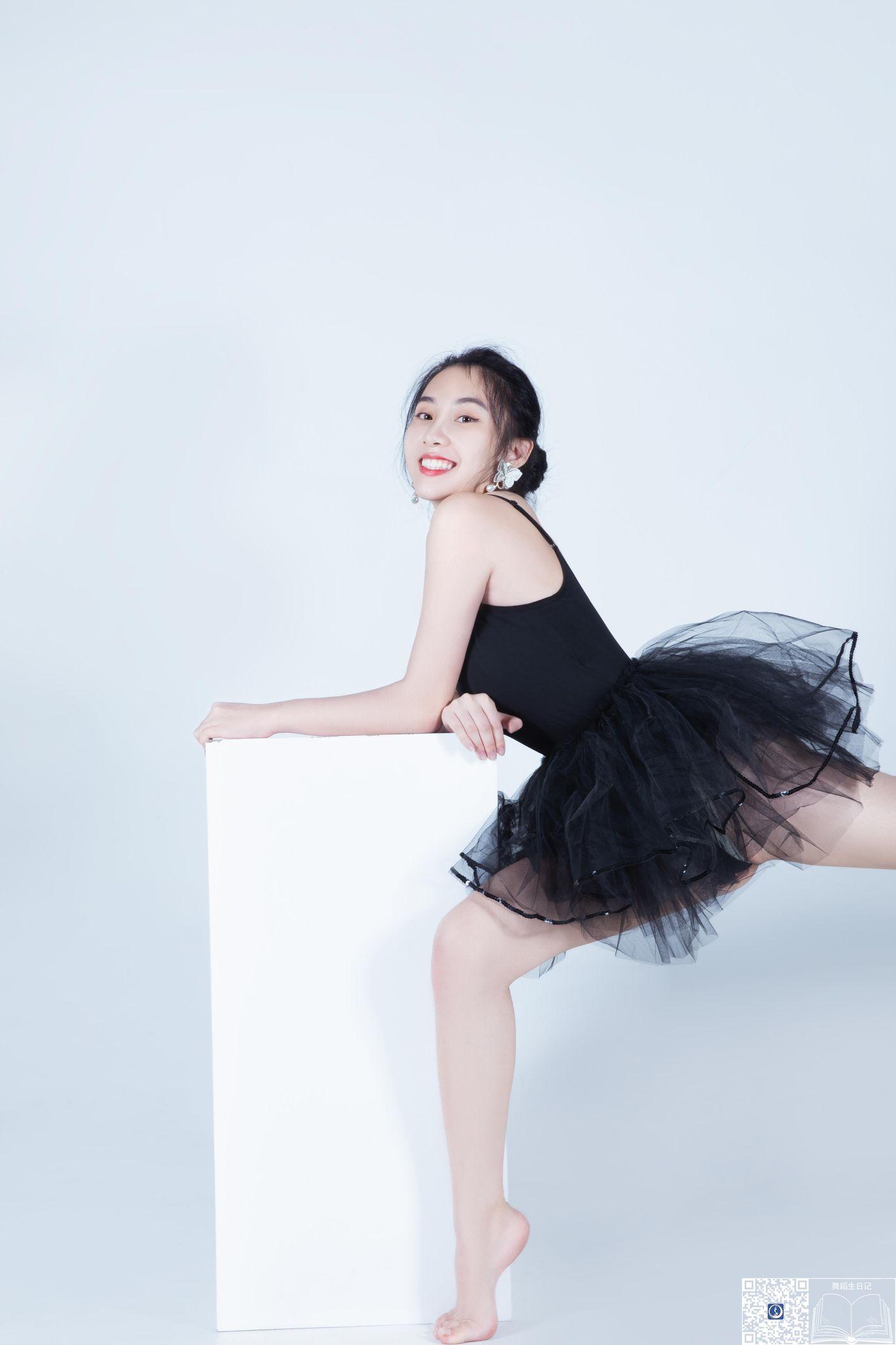 [GALLI嘉丽]舞蹈生日记 019 – 唐可[28P]插图2