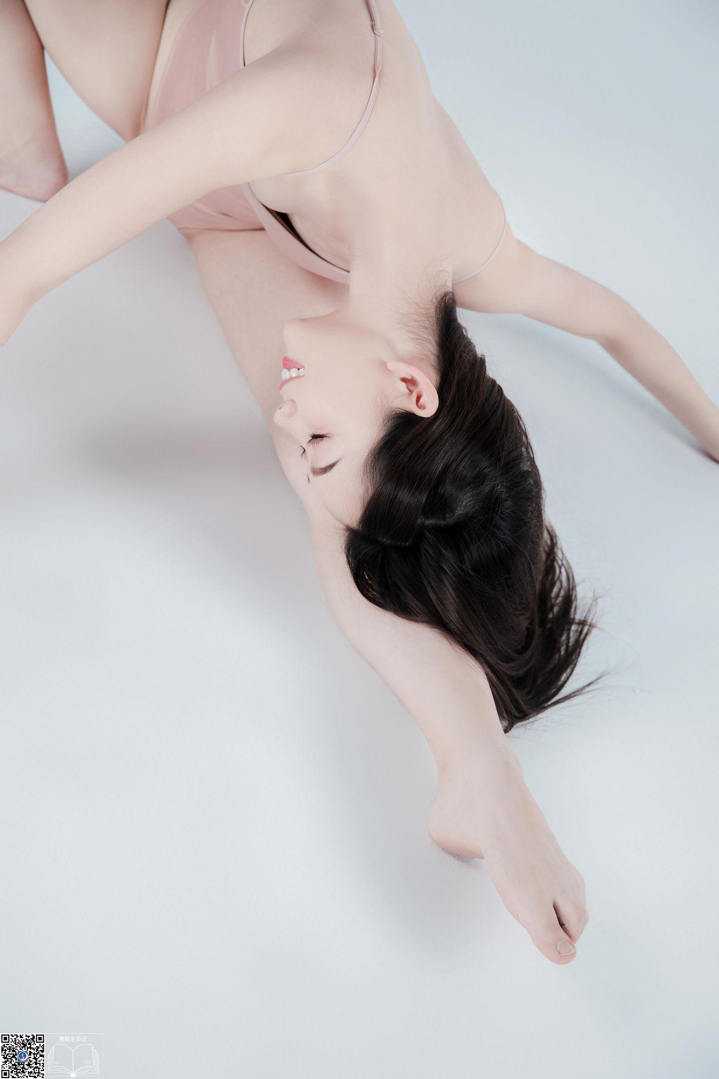 [GALLI嘉丽]舞蹈生日记 044 – 腿腿[44P]插图4