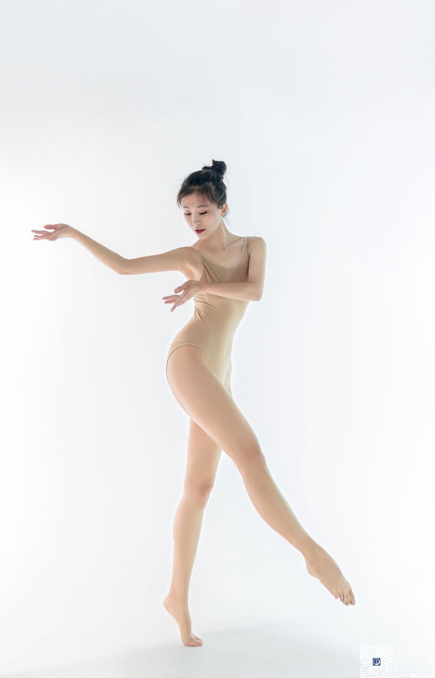 [GALLI嘉丽]舞蹈生日记 013 – 佳美[25P]插图4