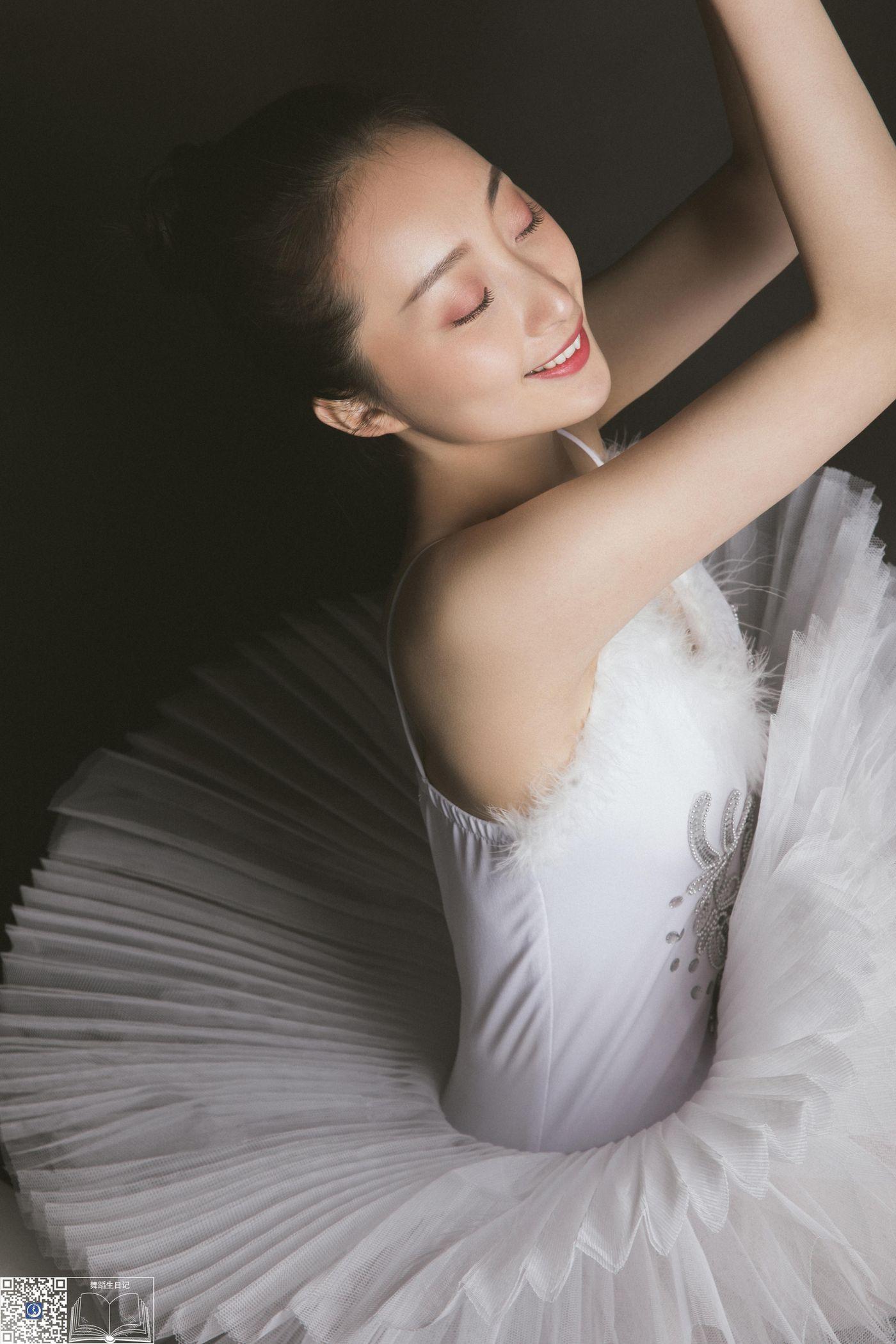 [GALLI嘉丽]舞蹈生日记 004 – 佳敏[42P]插图