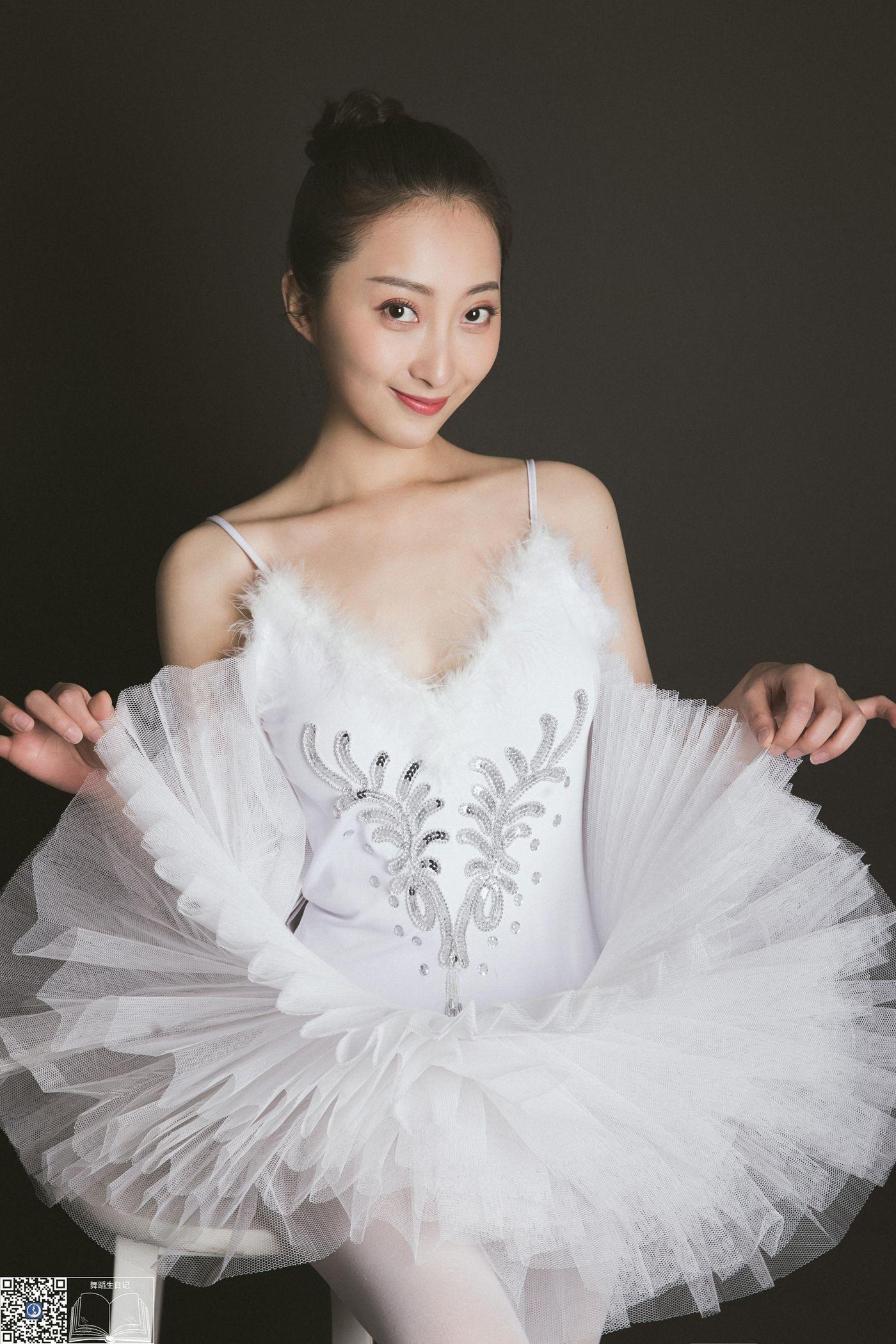 [GALLI嘉丽]舞蹈生日记 004 – 佳敏[42P]插图2