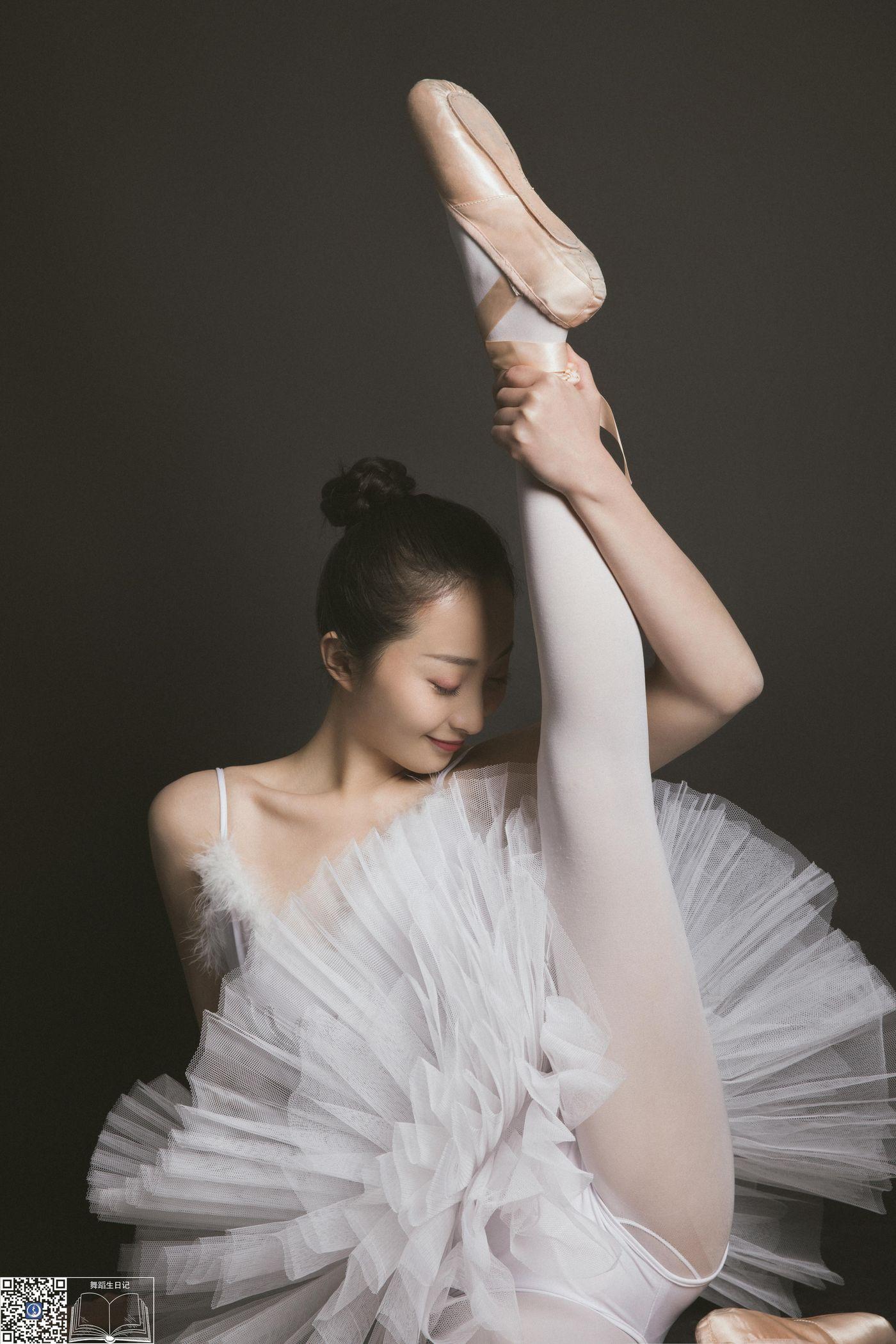 [GALLI嘉丽]舞蹈生日记 004 – 佳敏[42P]插图3