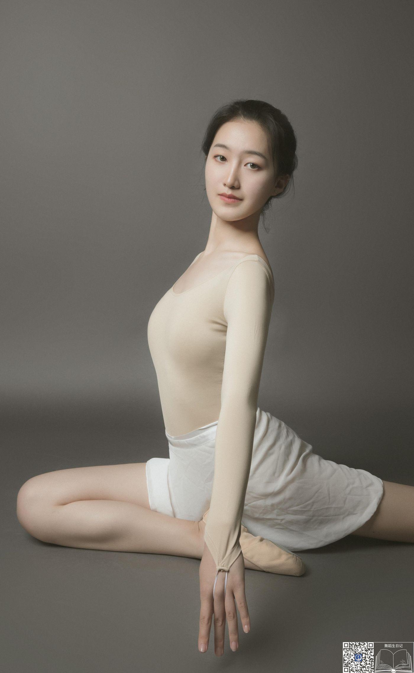 [GALLI嘉丽]舞蹈生日记 003 – 欣美[34P]插图