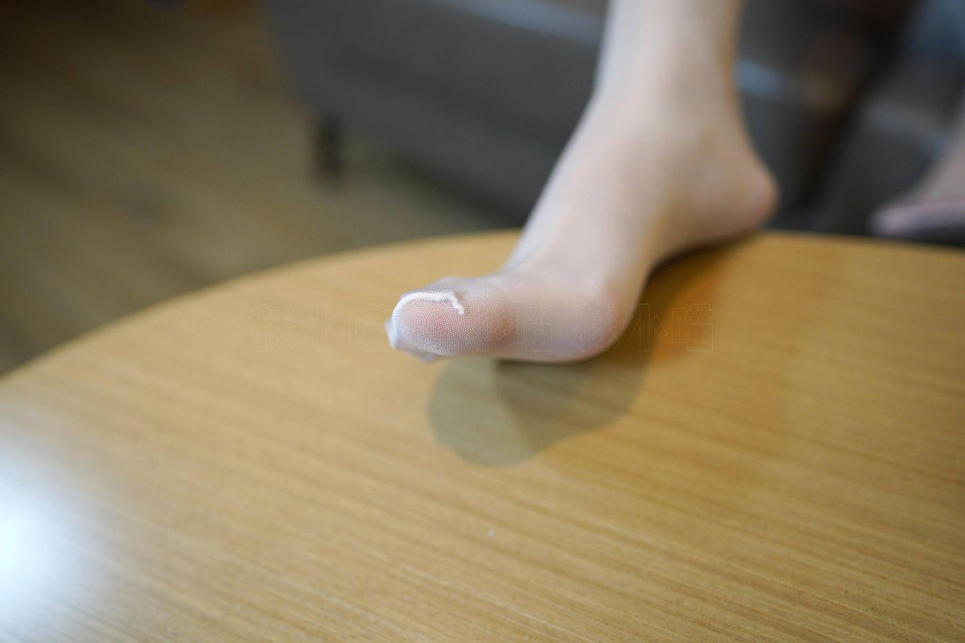 袜小喵 KT241 穿上直筒袜 [99P]插图