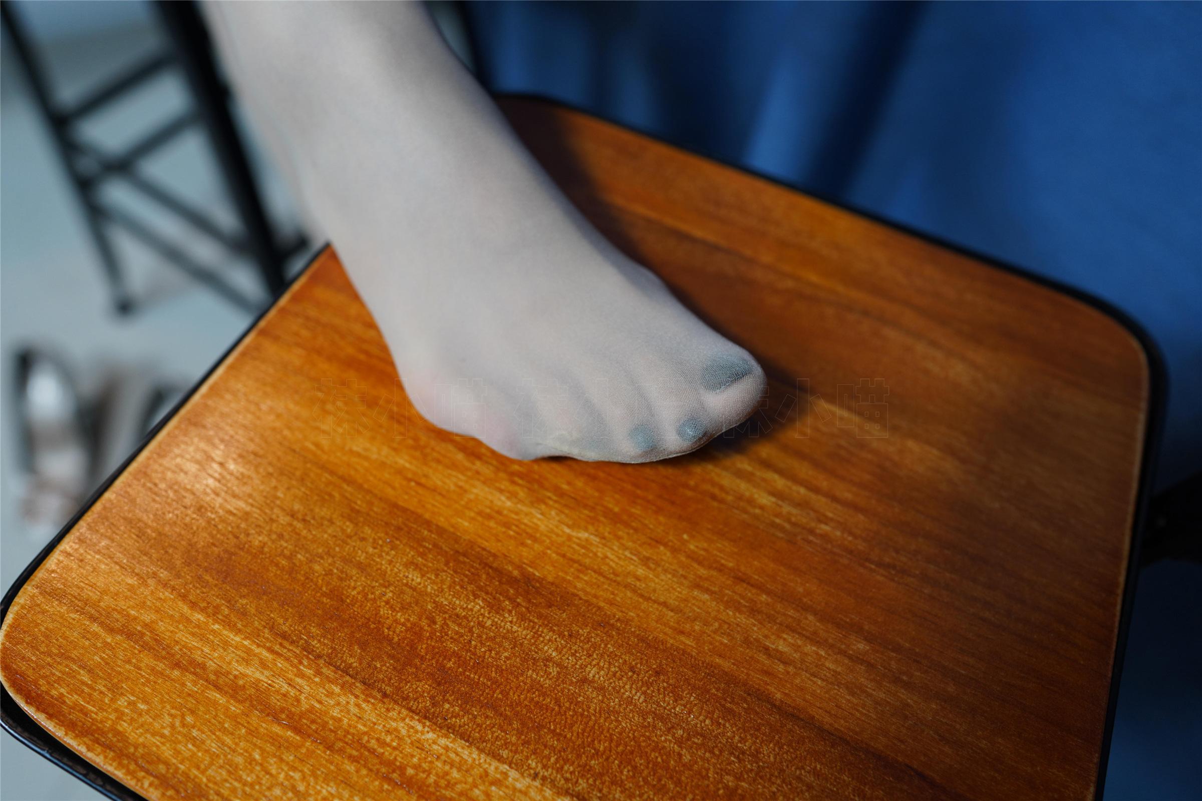 袜小喵 KT224 高脚凳女王 [95P]插图7