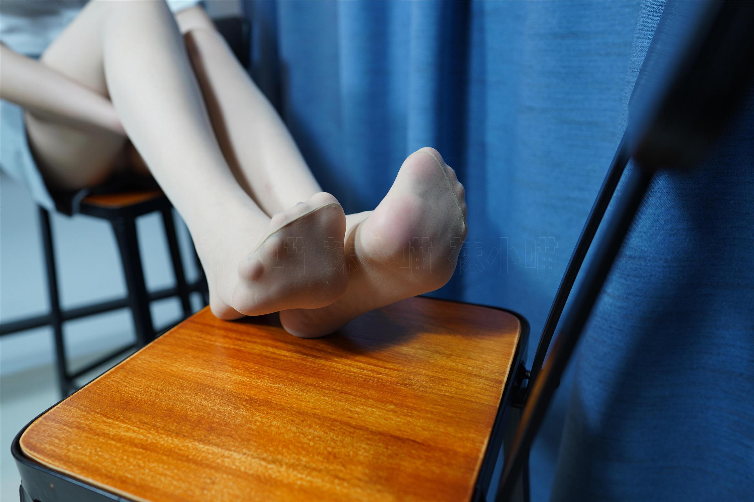 袜小喵 KT224 高脚凳女王 [95P]插图8