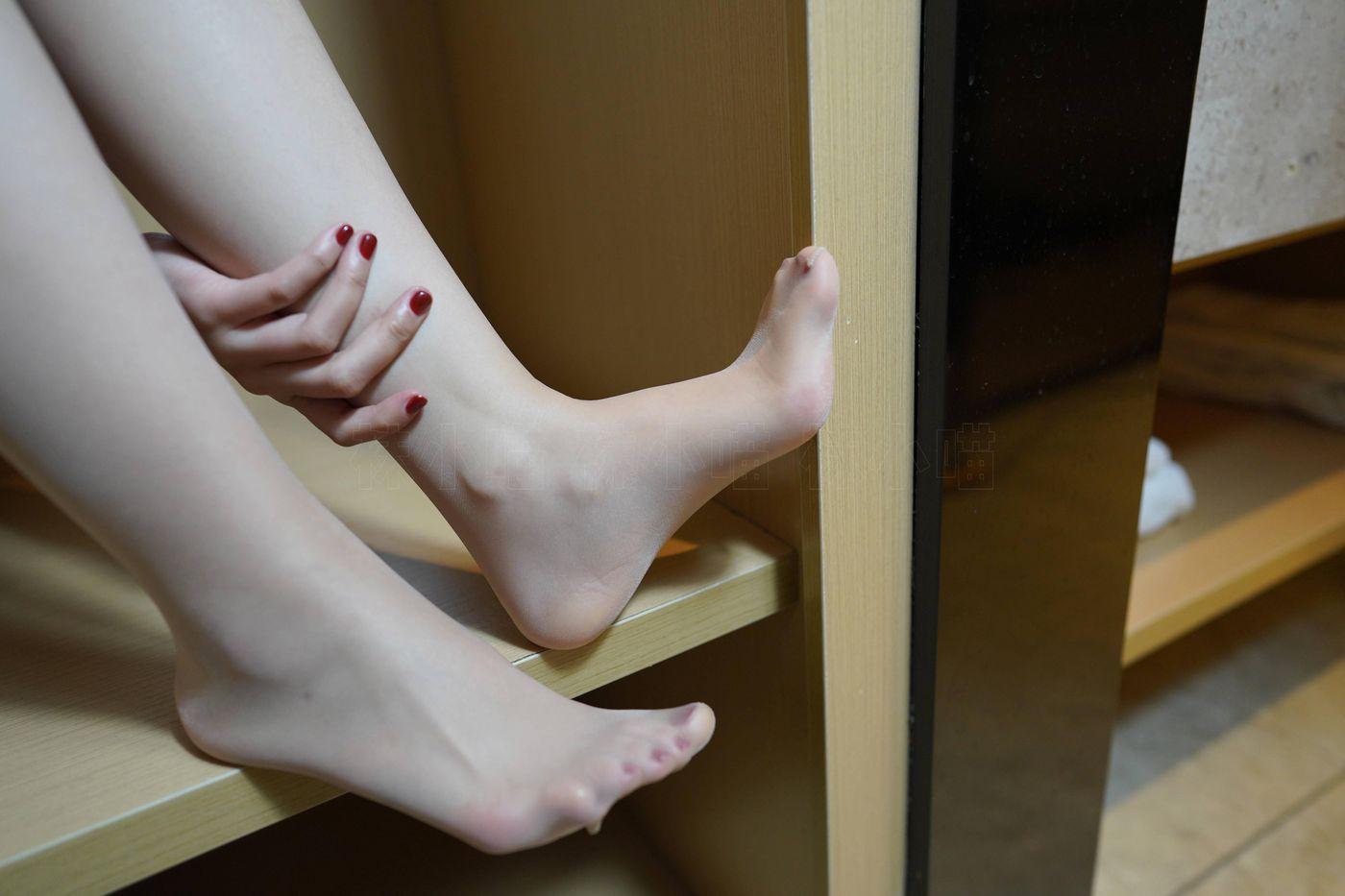 袜小喵 KT272 白色裙 [80P]插图8