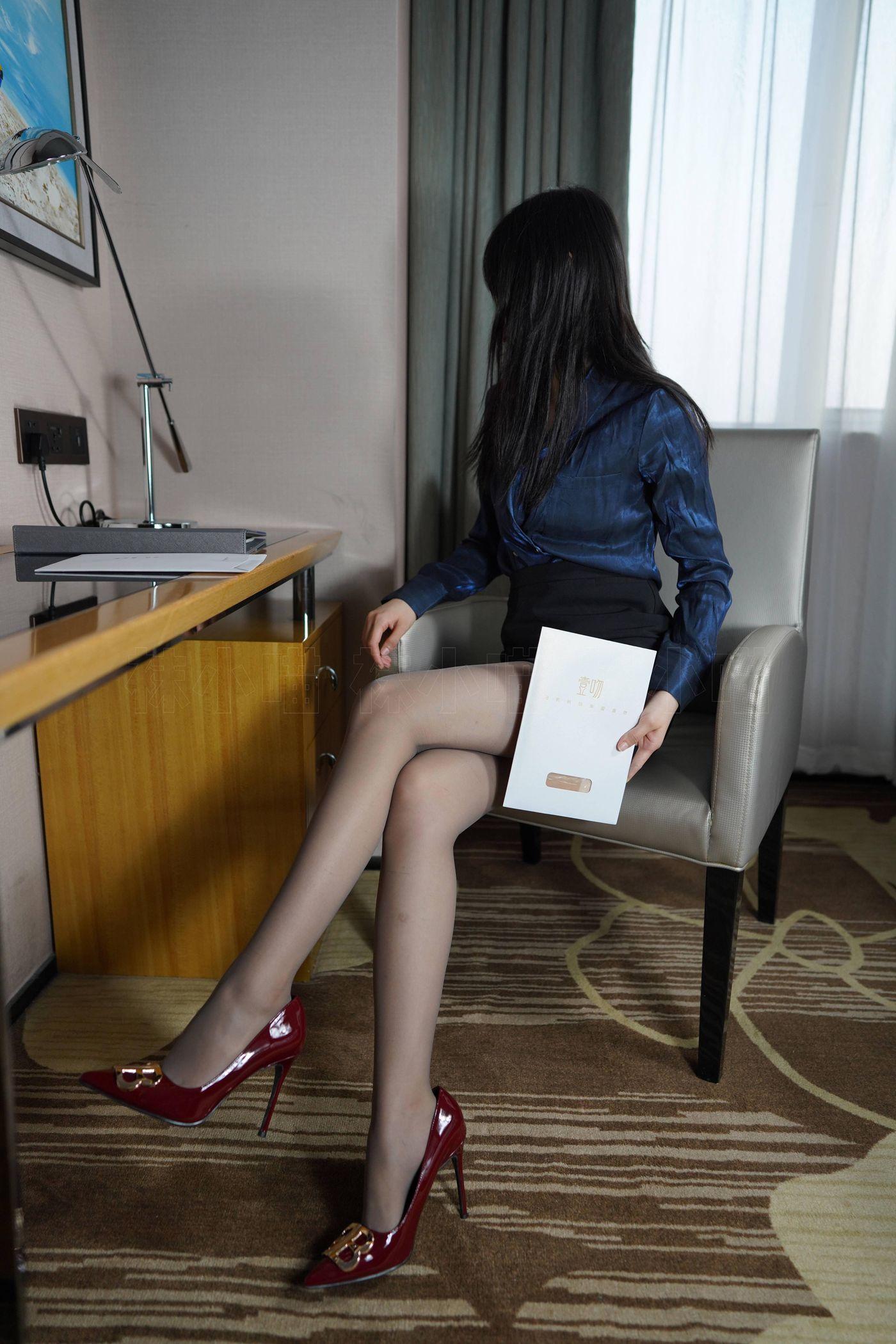袜小喵 KT257 宝蓝色职业套装 [99P]插图8